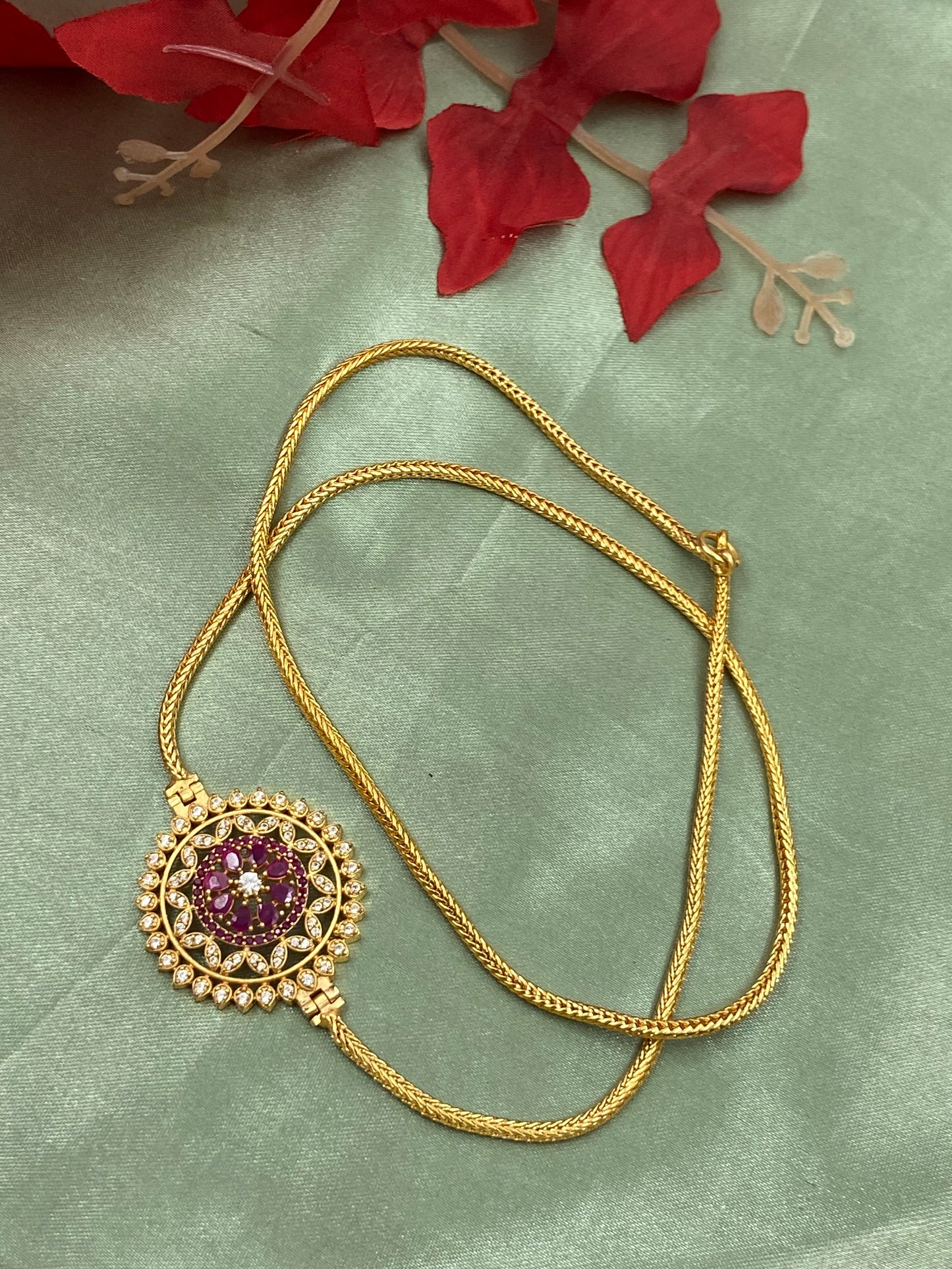 Floral mopu chain N443