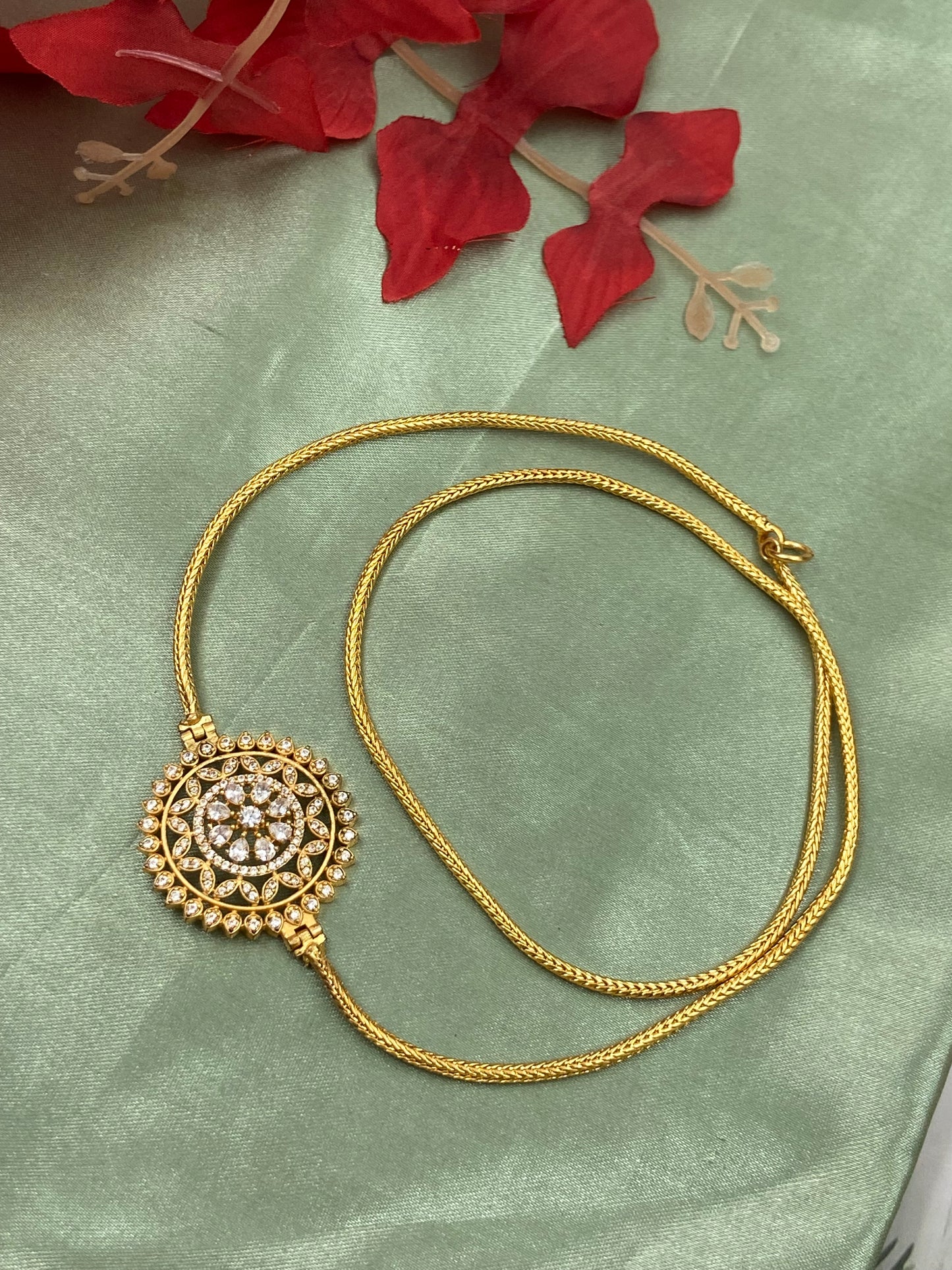 Floral mopu chain N443