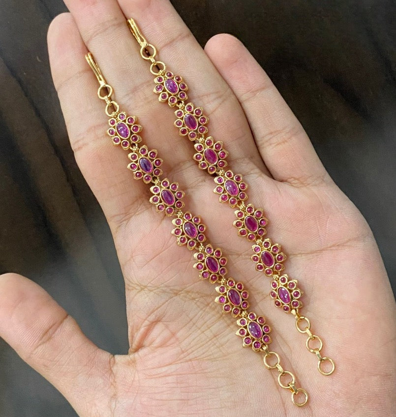 Floral ear chain Ea053