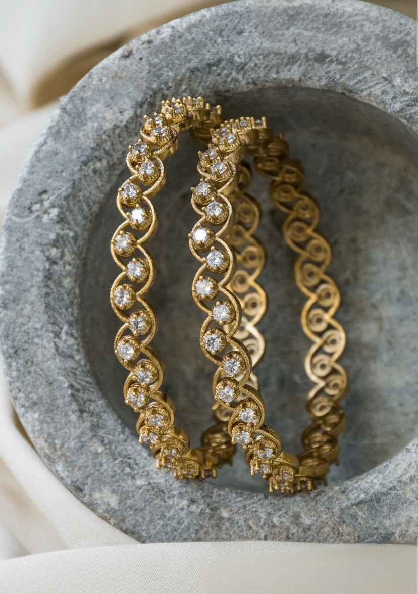Diamond type bangle Bn036