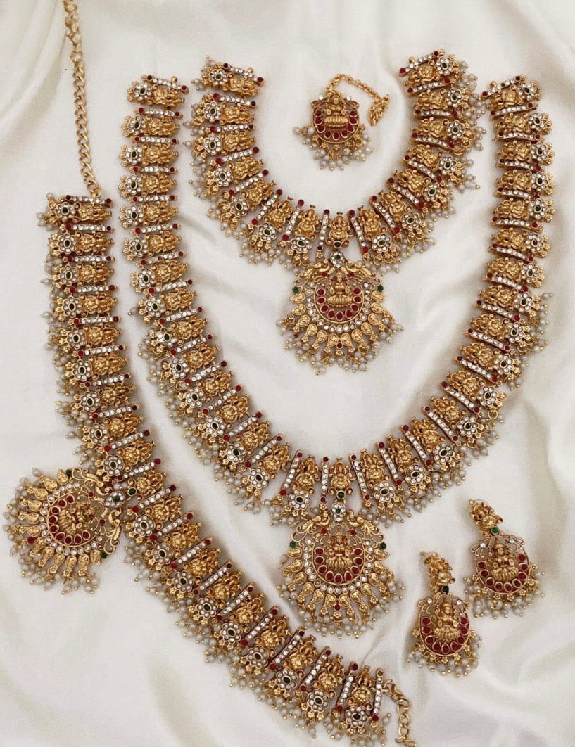 Gutapussalu semi bridal set sb212