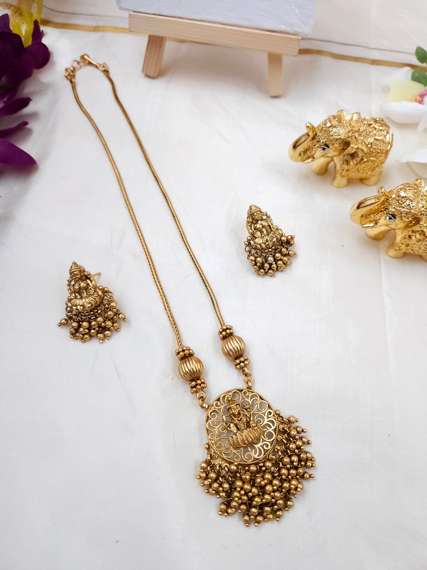 Gold loreal chain N565