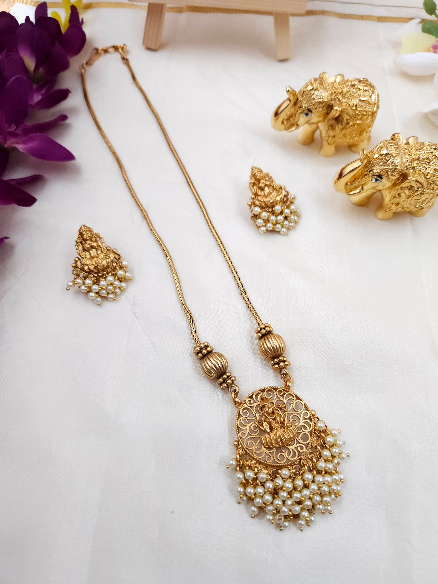 Gold loreal chain N565