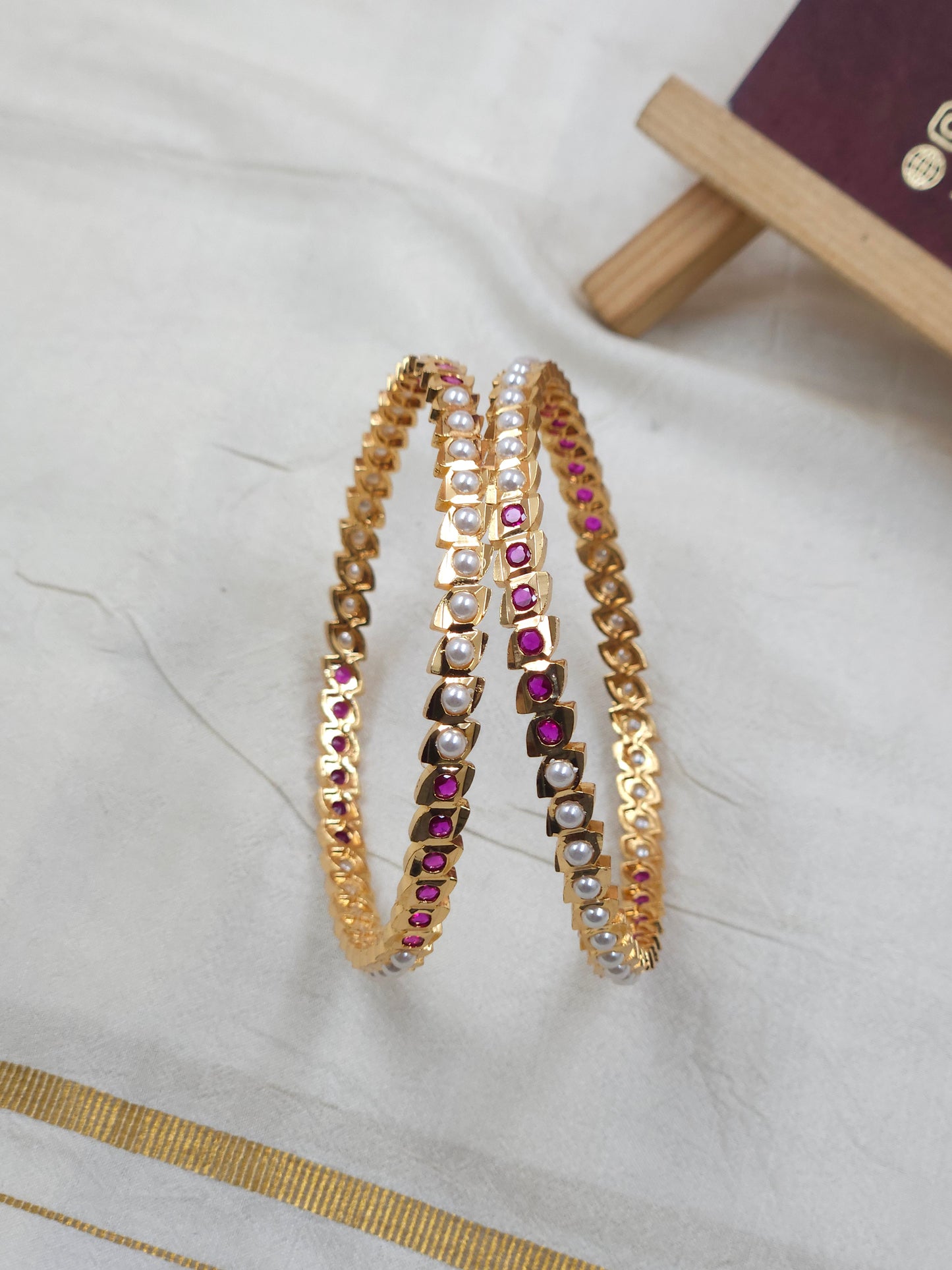 Kempu pearl Bangle Bn223