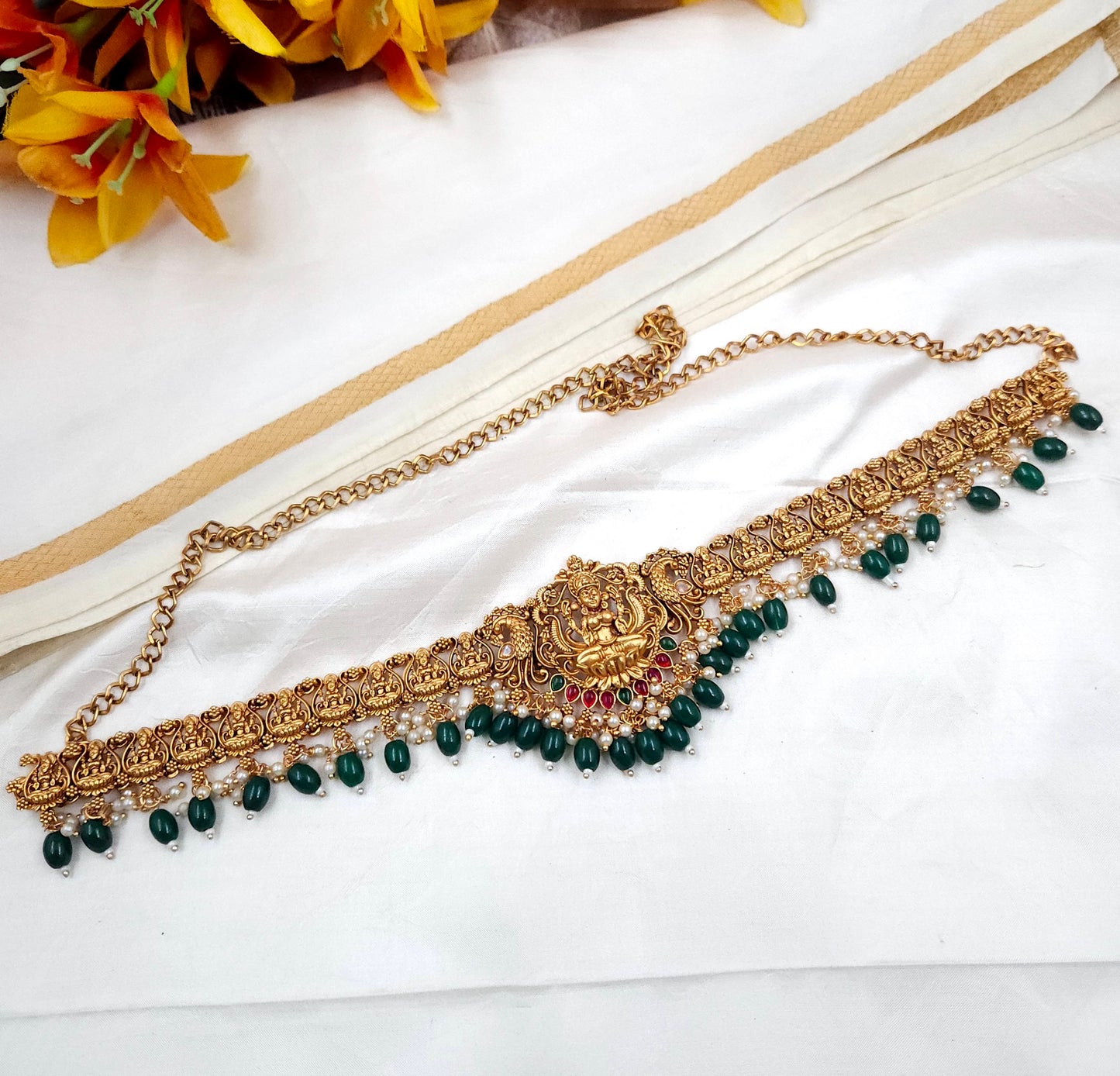 Hip chain with green bead hanging Hb121