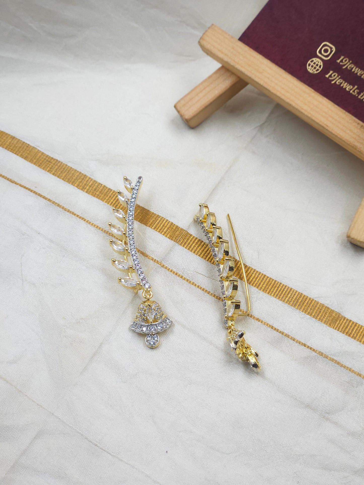 Graceful Vines Earcuff Jm223