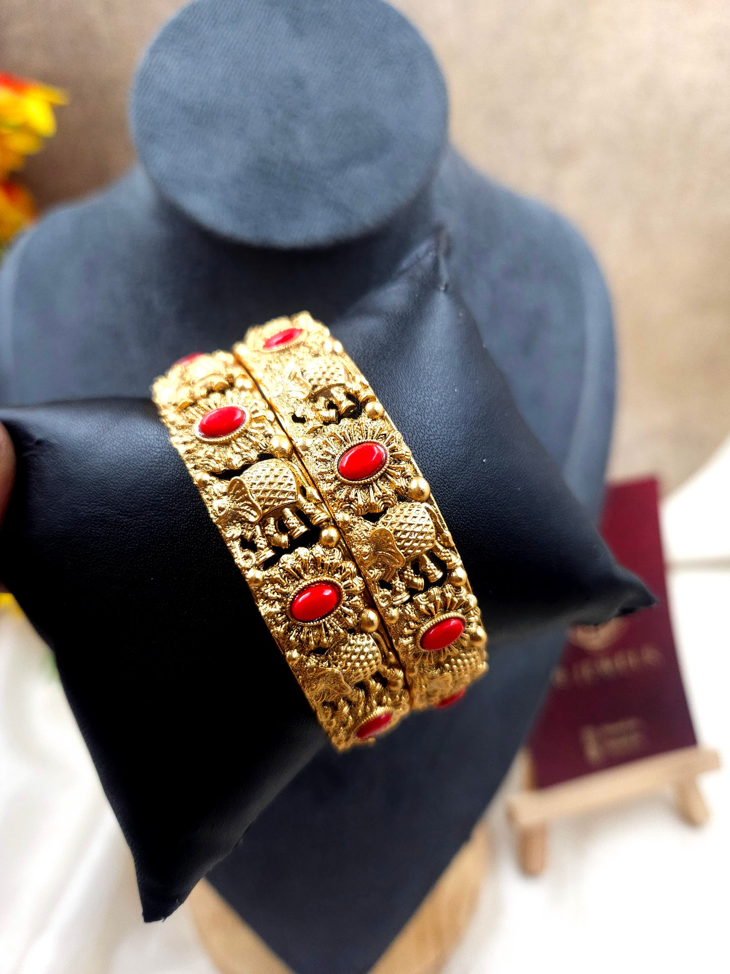 Elephant bangle Bn083