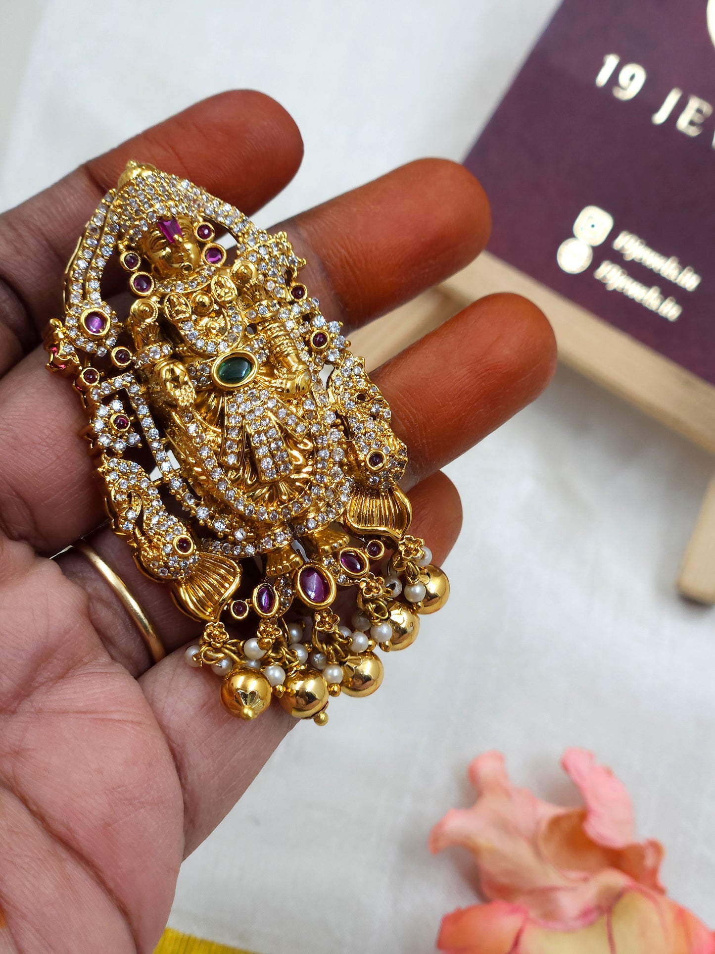 Balaji pendent N1374