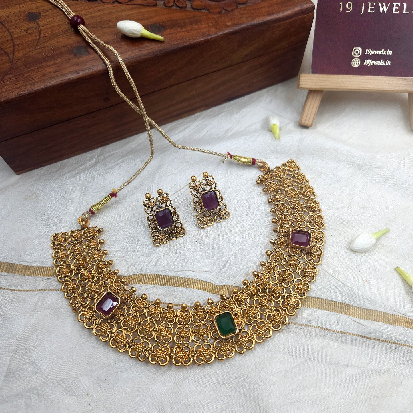 Floral necklace N032