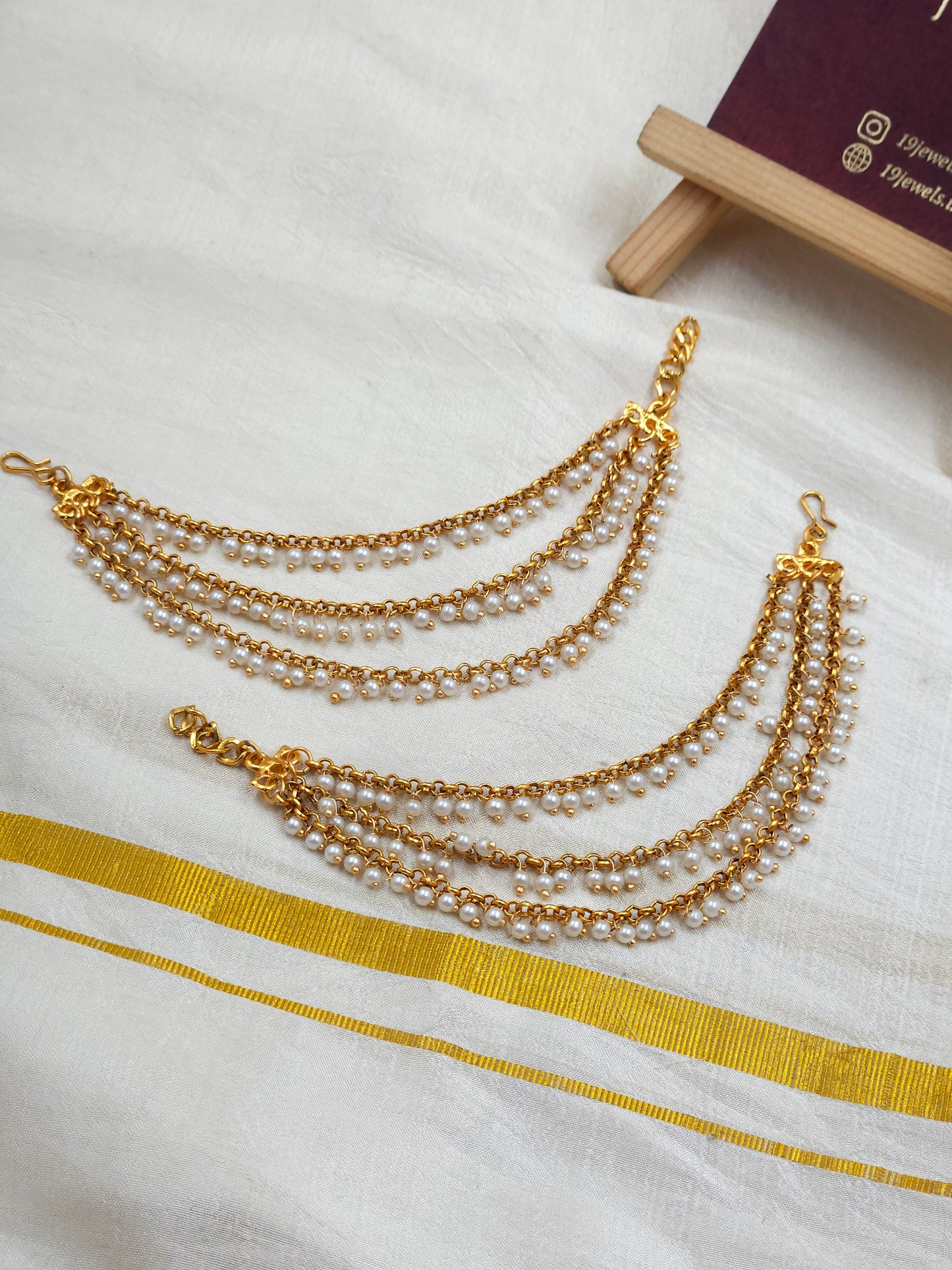 Pearl earchain Ea089