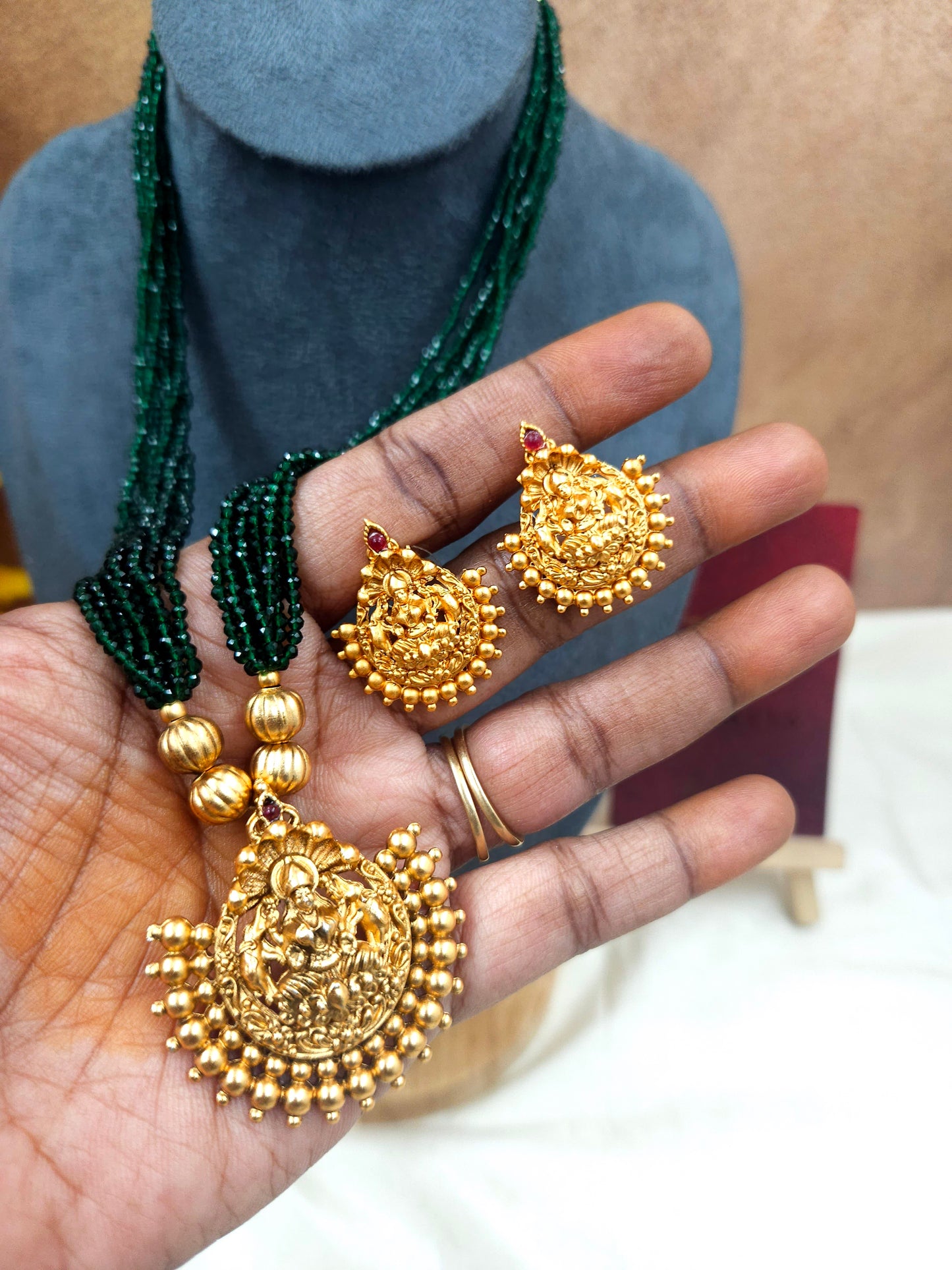 Crystal bunch chain N705