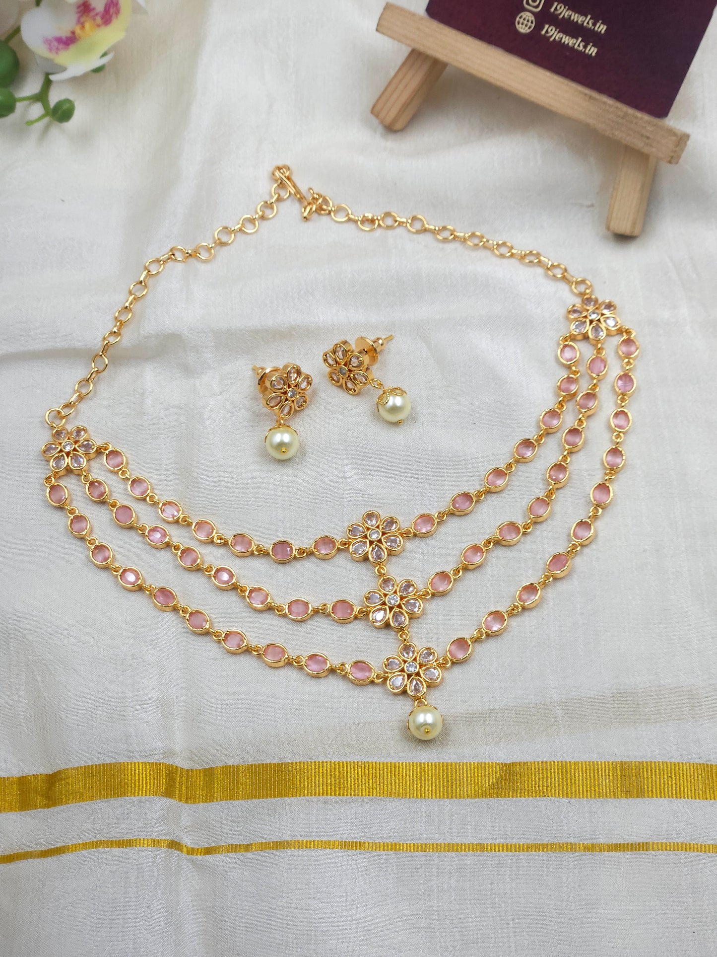 Baby pink tri step necklace N1214