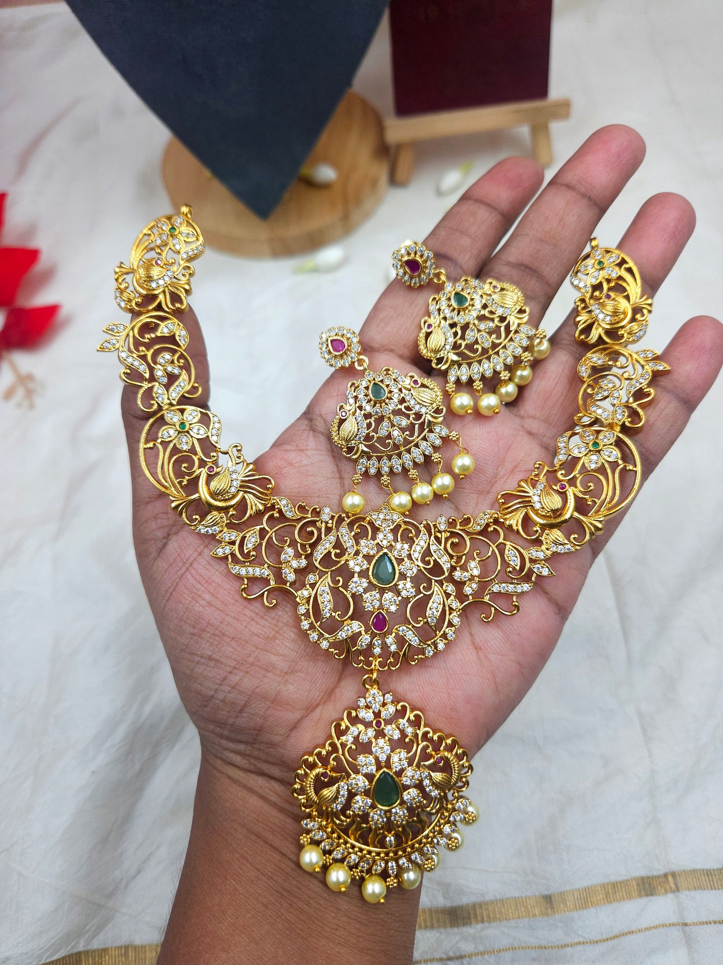 Royal Grace choker N1116