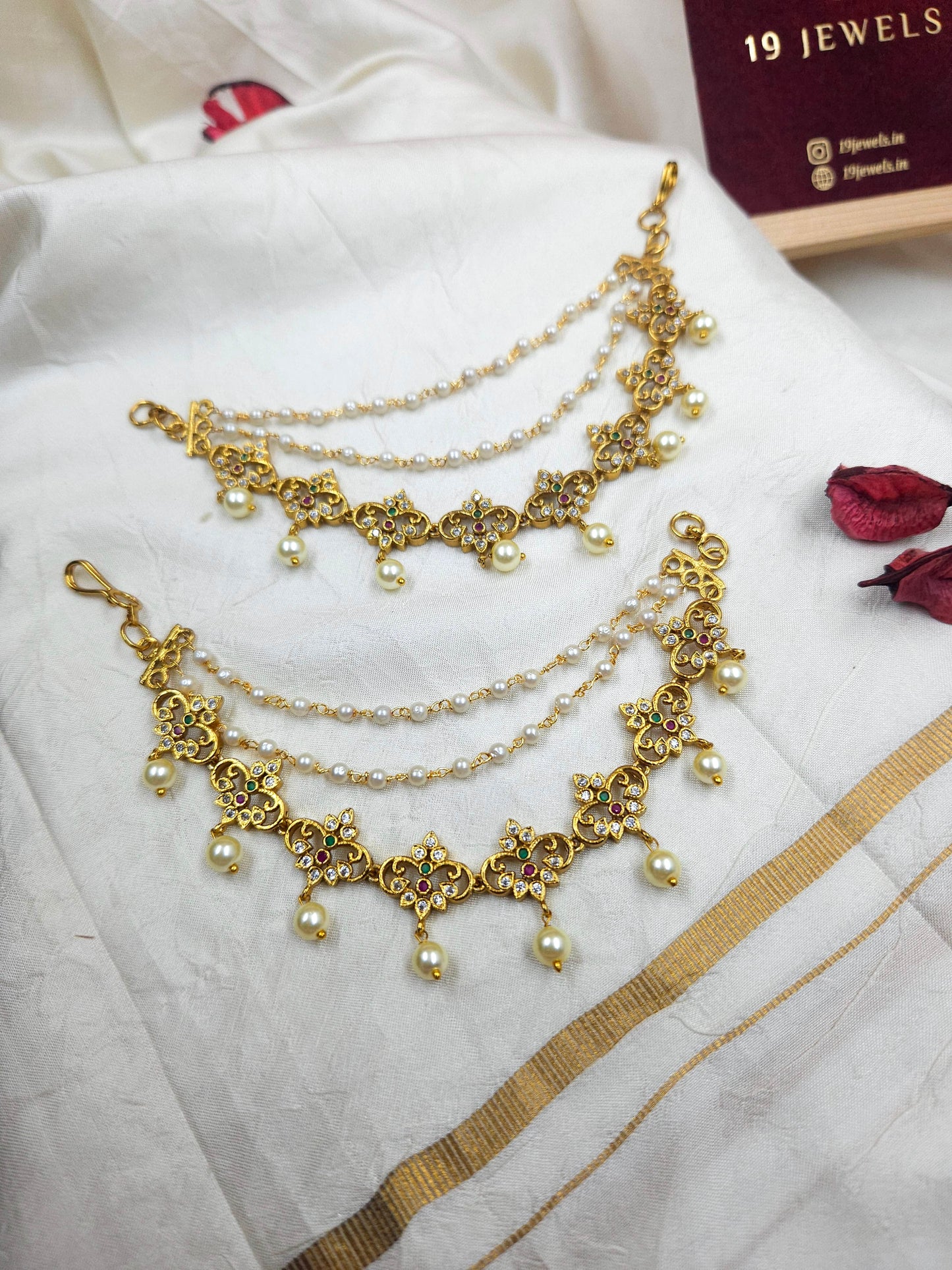 Ear chain Ea030