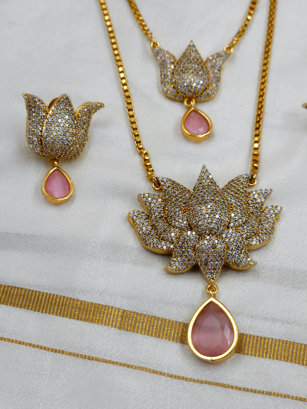 2 step Lotus chain N1717