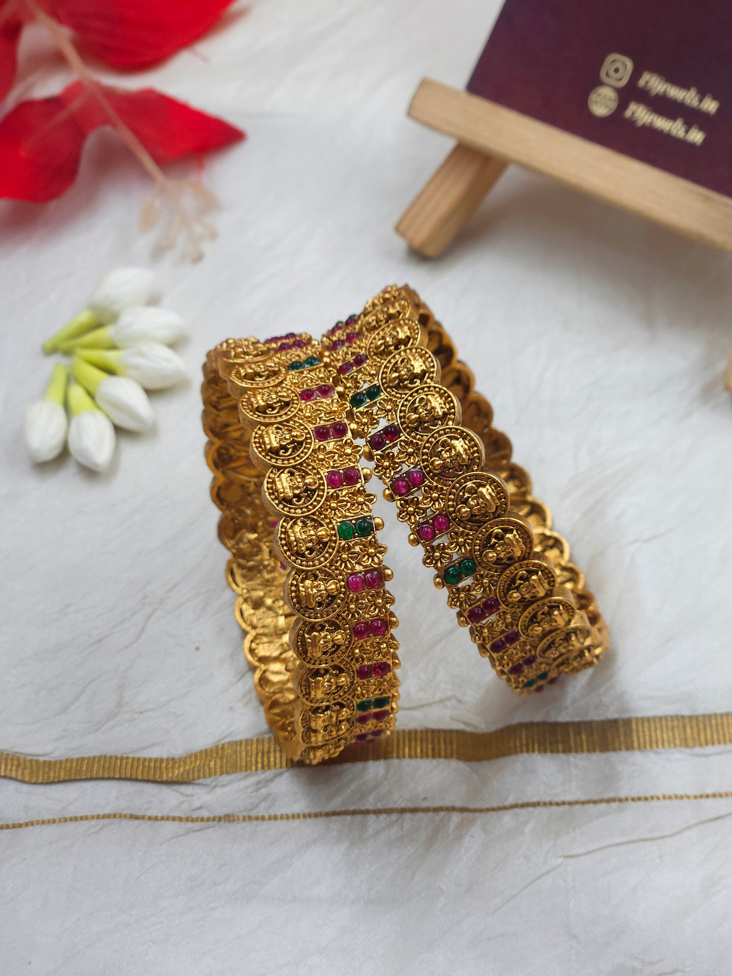 Coin bangle Bn135