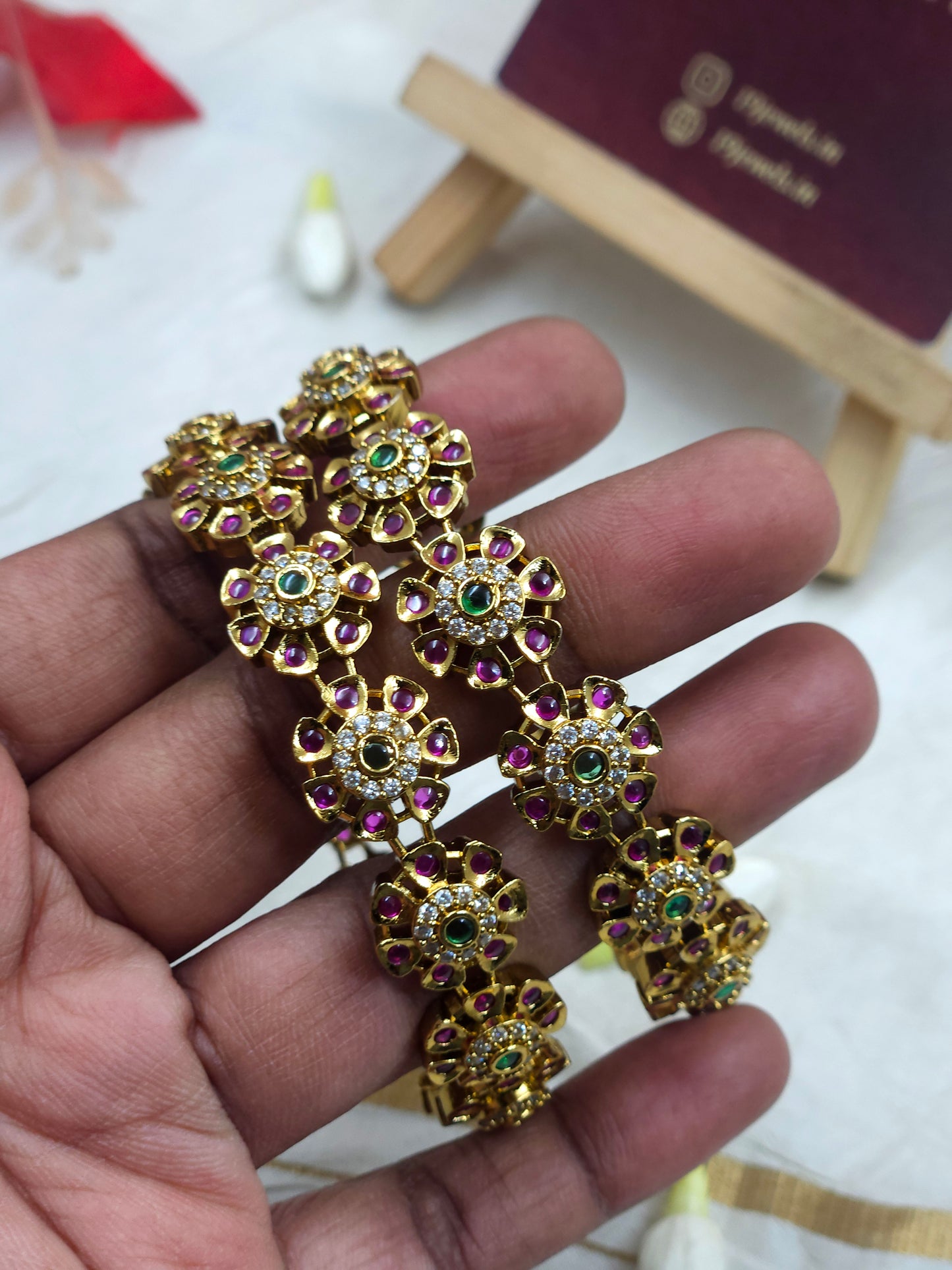 Premium cz floral kempu stone bangle Bn139