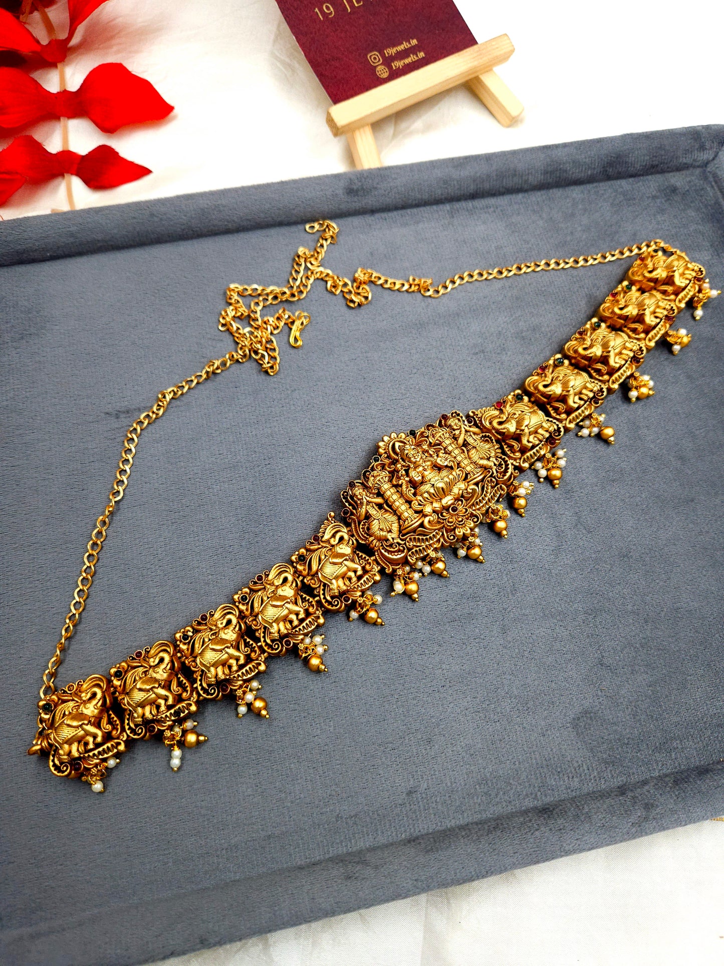 3d antique hip chain Hb147