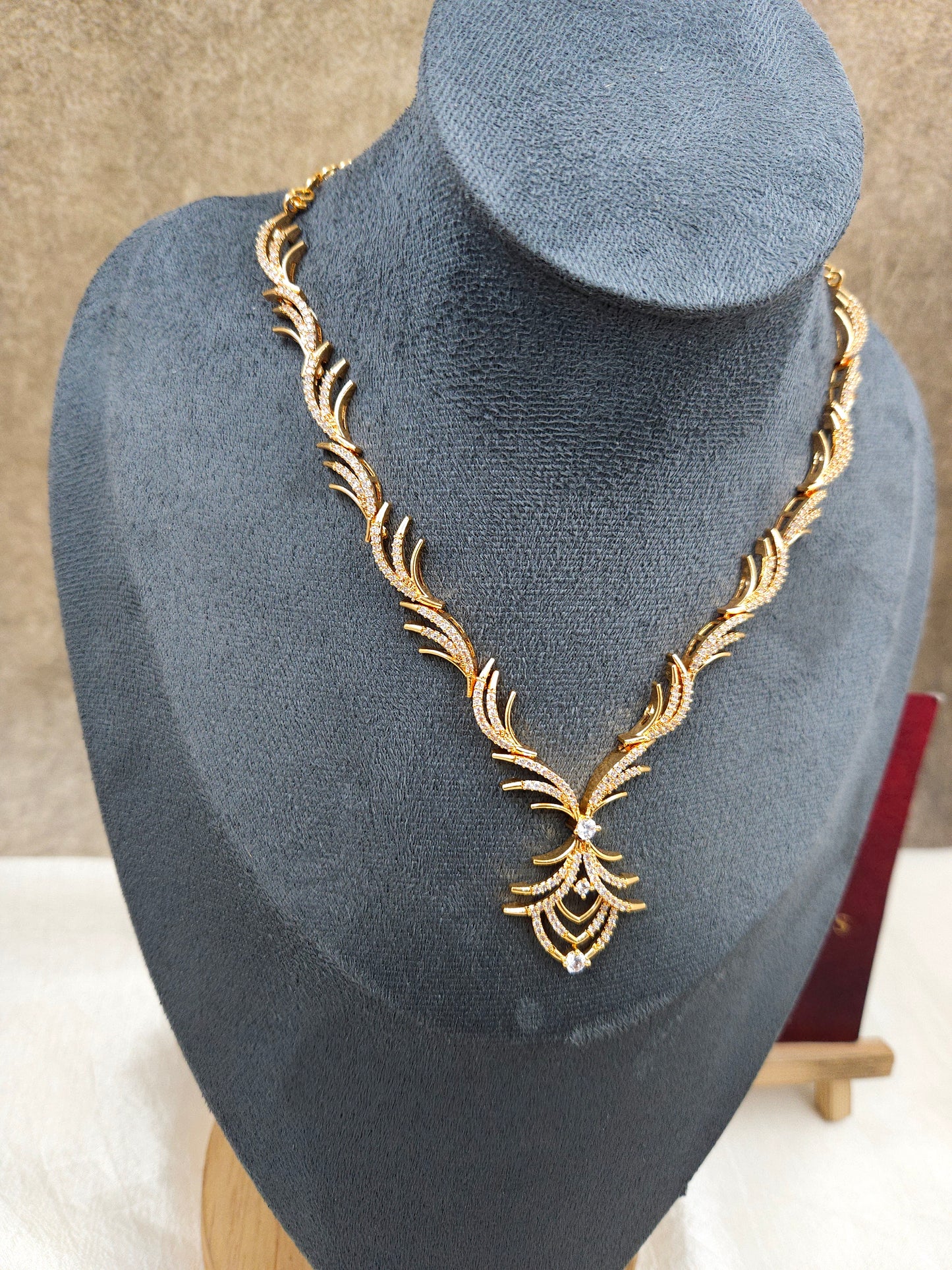 Ad vine Necklace N1405