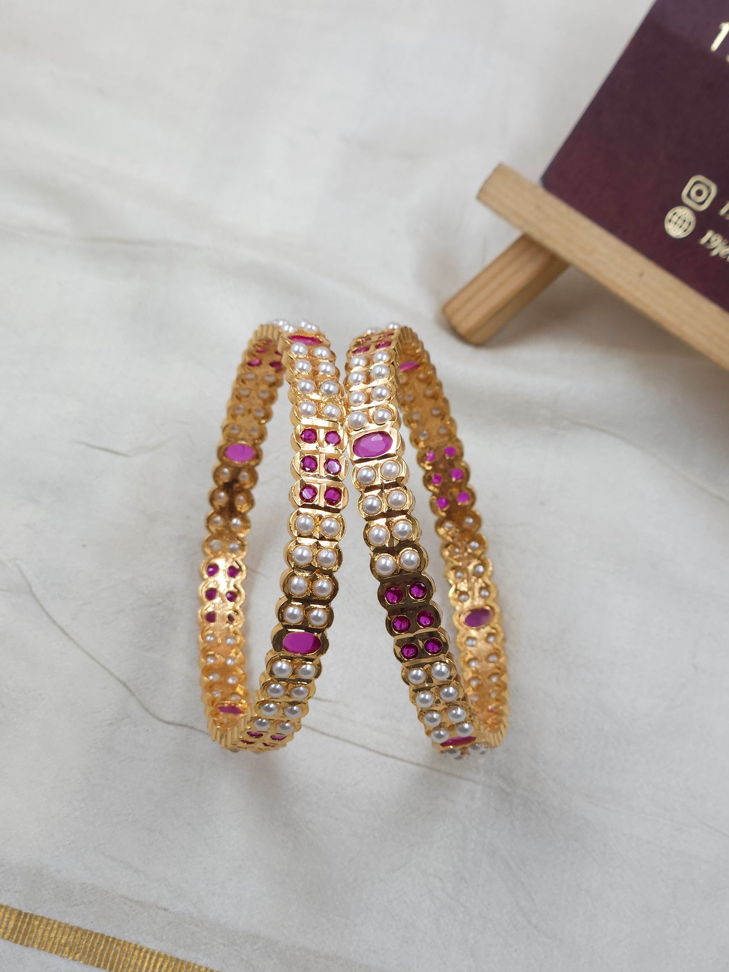 Pearl kempu Bangle Bn222