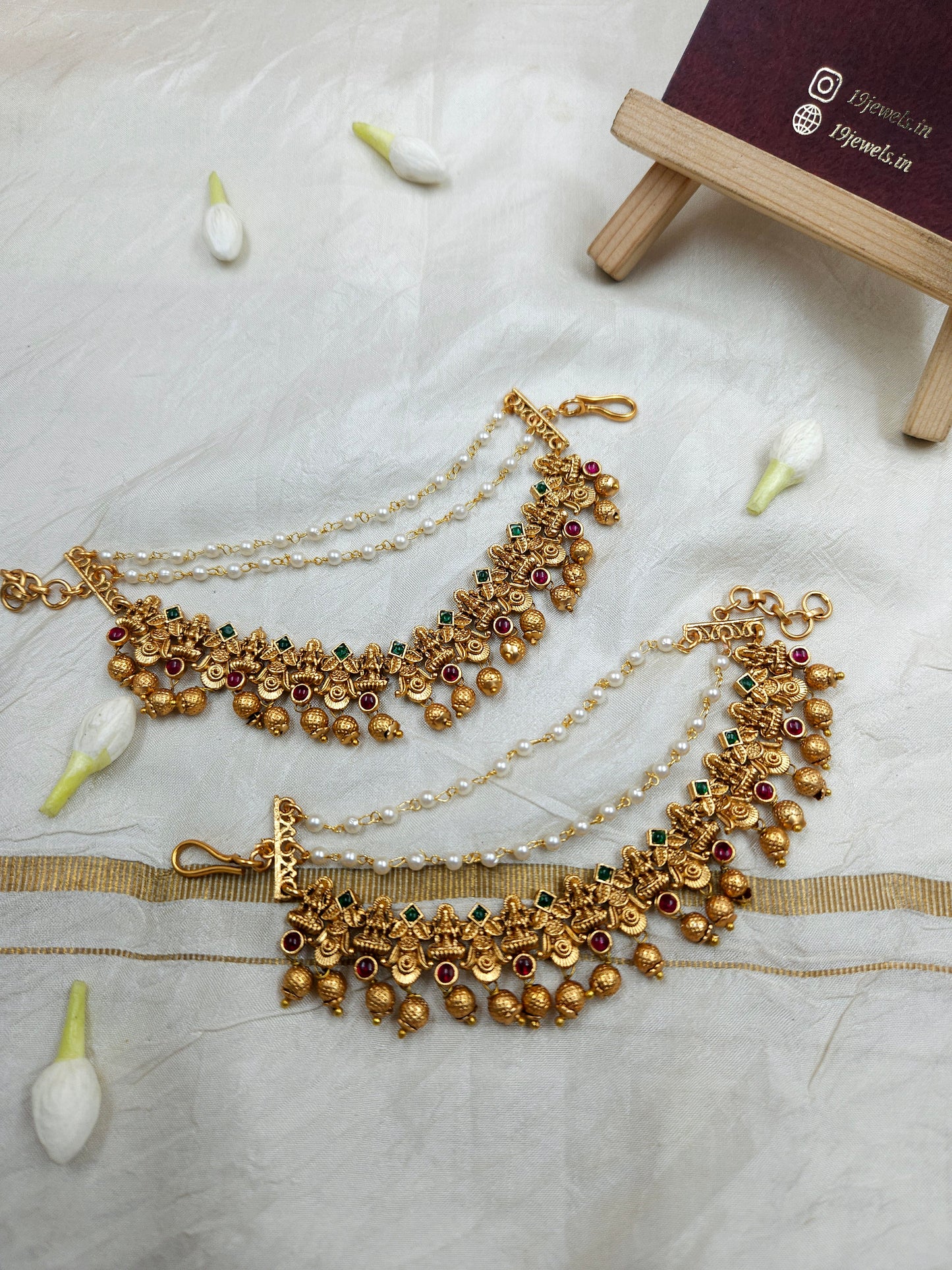 Ear chain Ea077