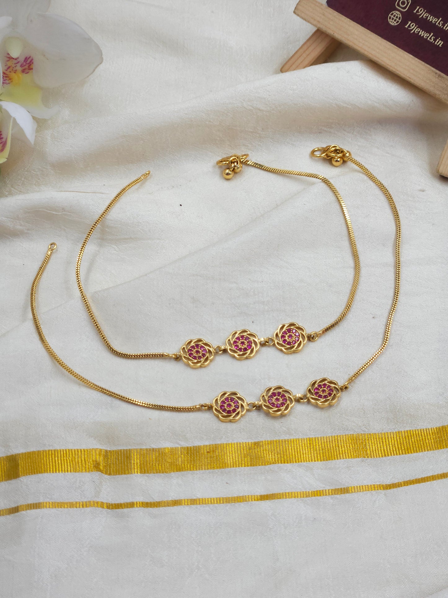 Floral charm anklet An073