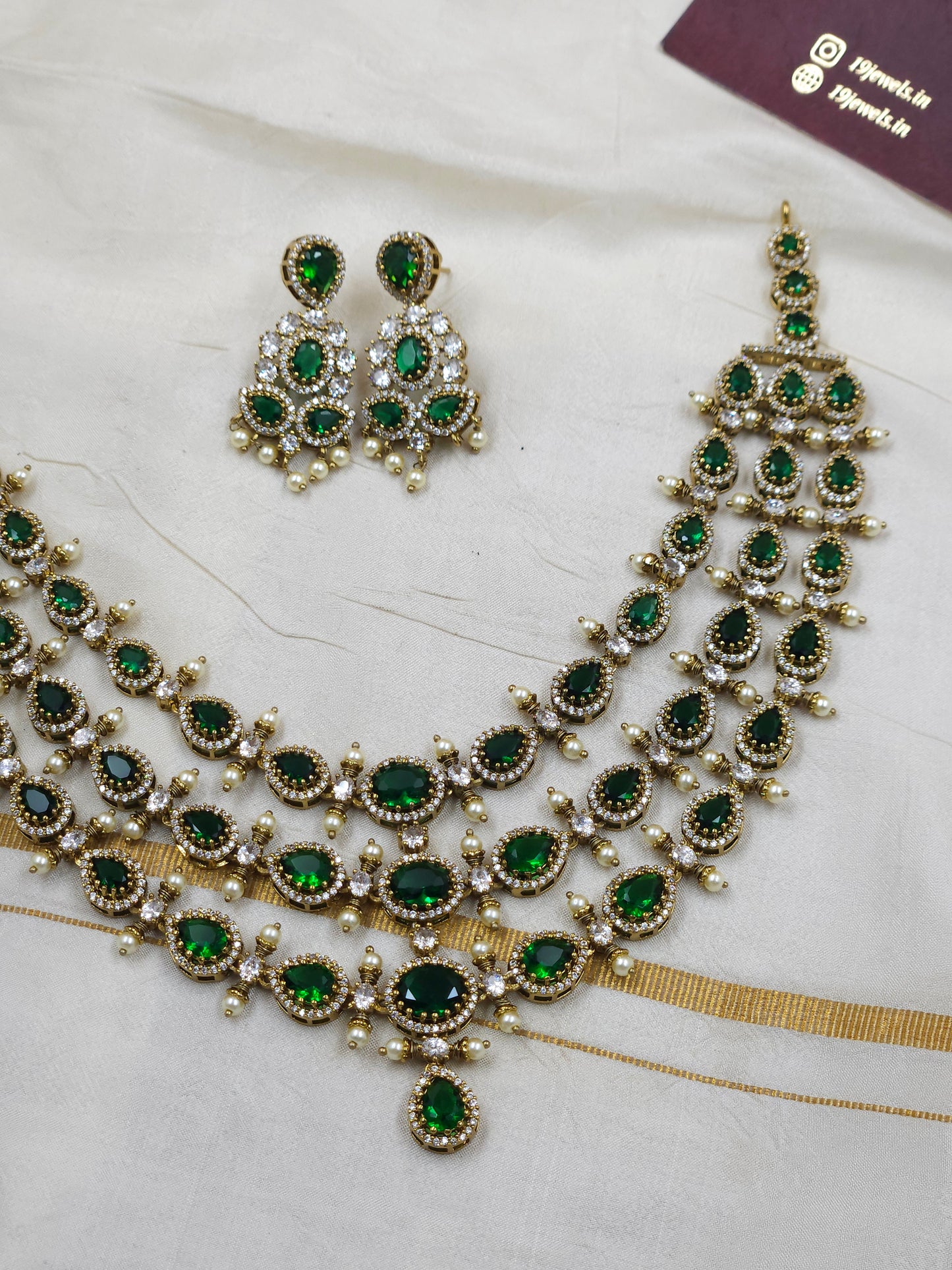 Emerald 3 step necklace N1544