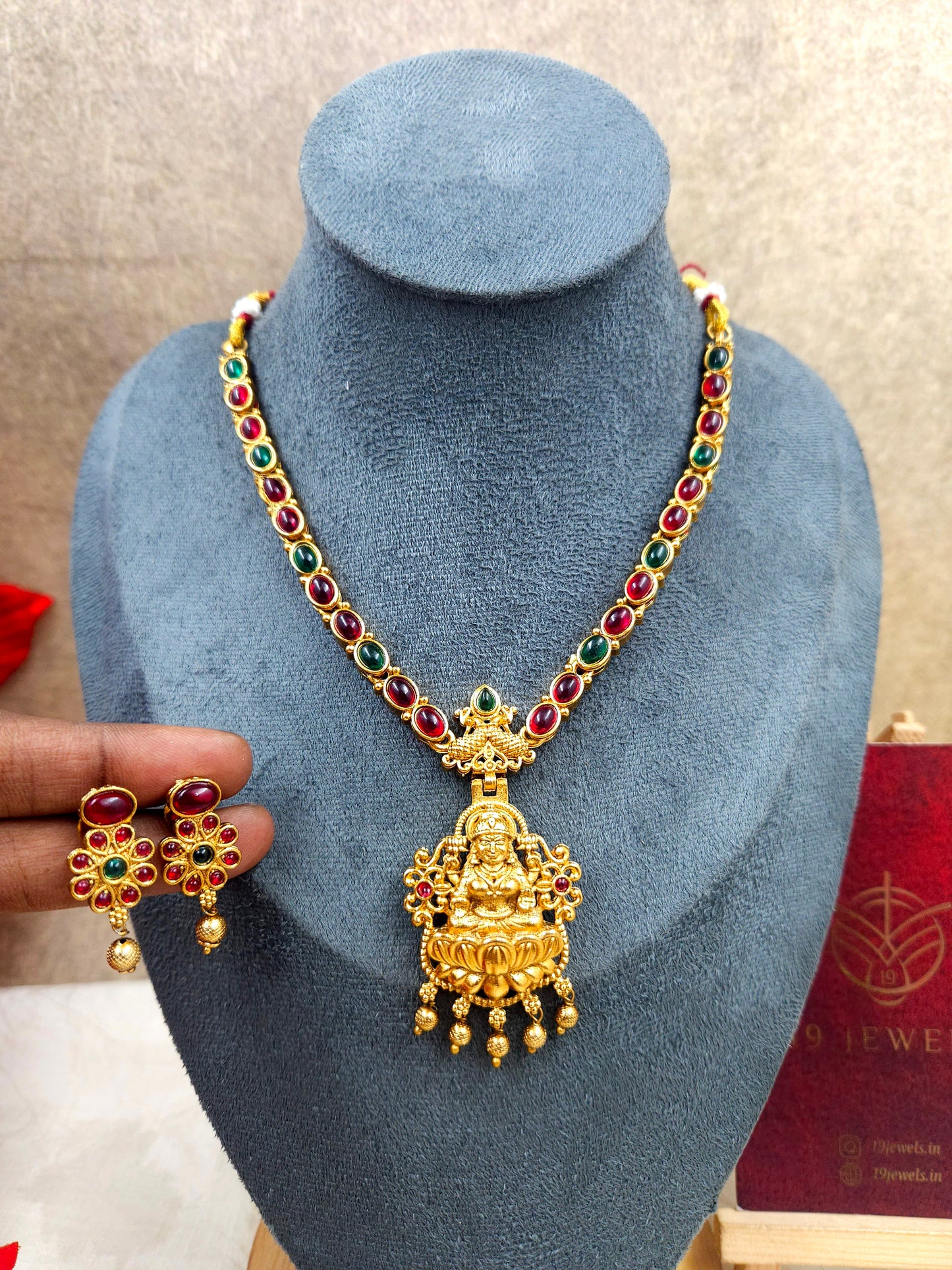 Lakshmi multi stone necklace N996