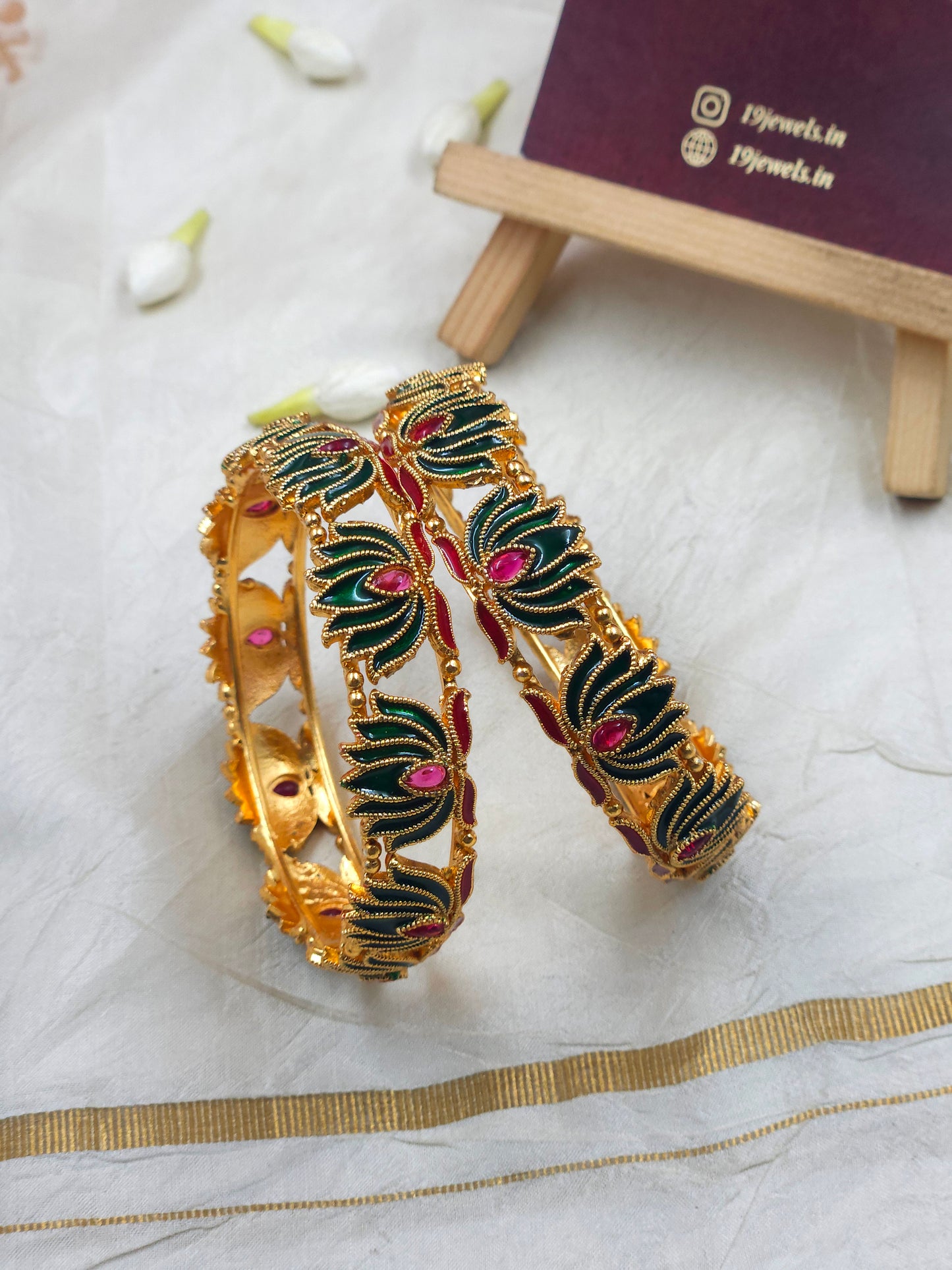 Lotus Bangle Bn143