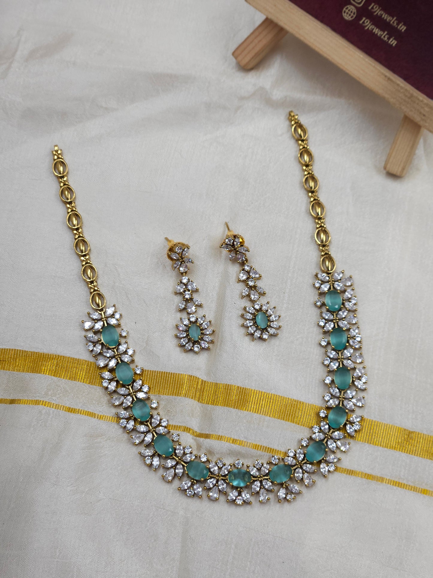 Mid length necklace set N624
