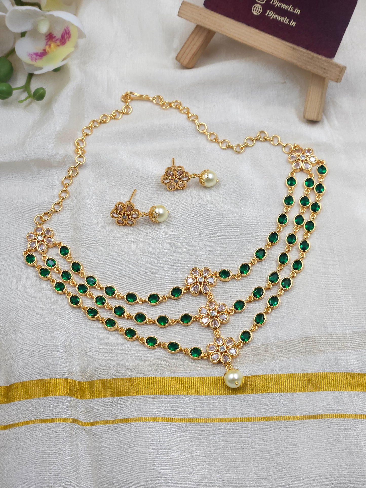 Emerald tri step necklace N1215
