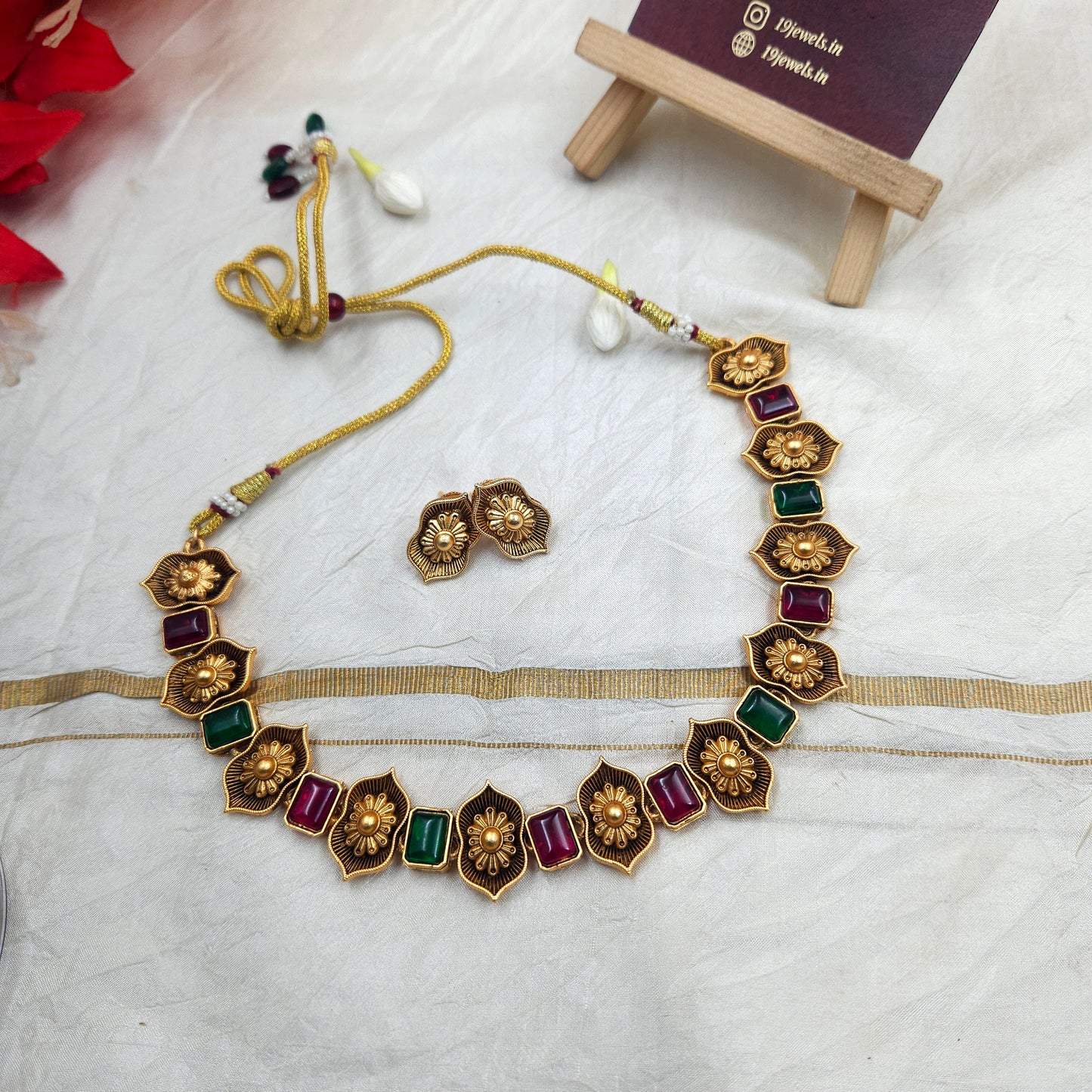 Floral stone necklace N135