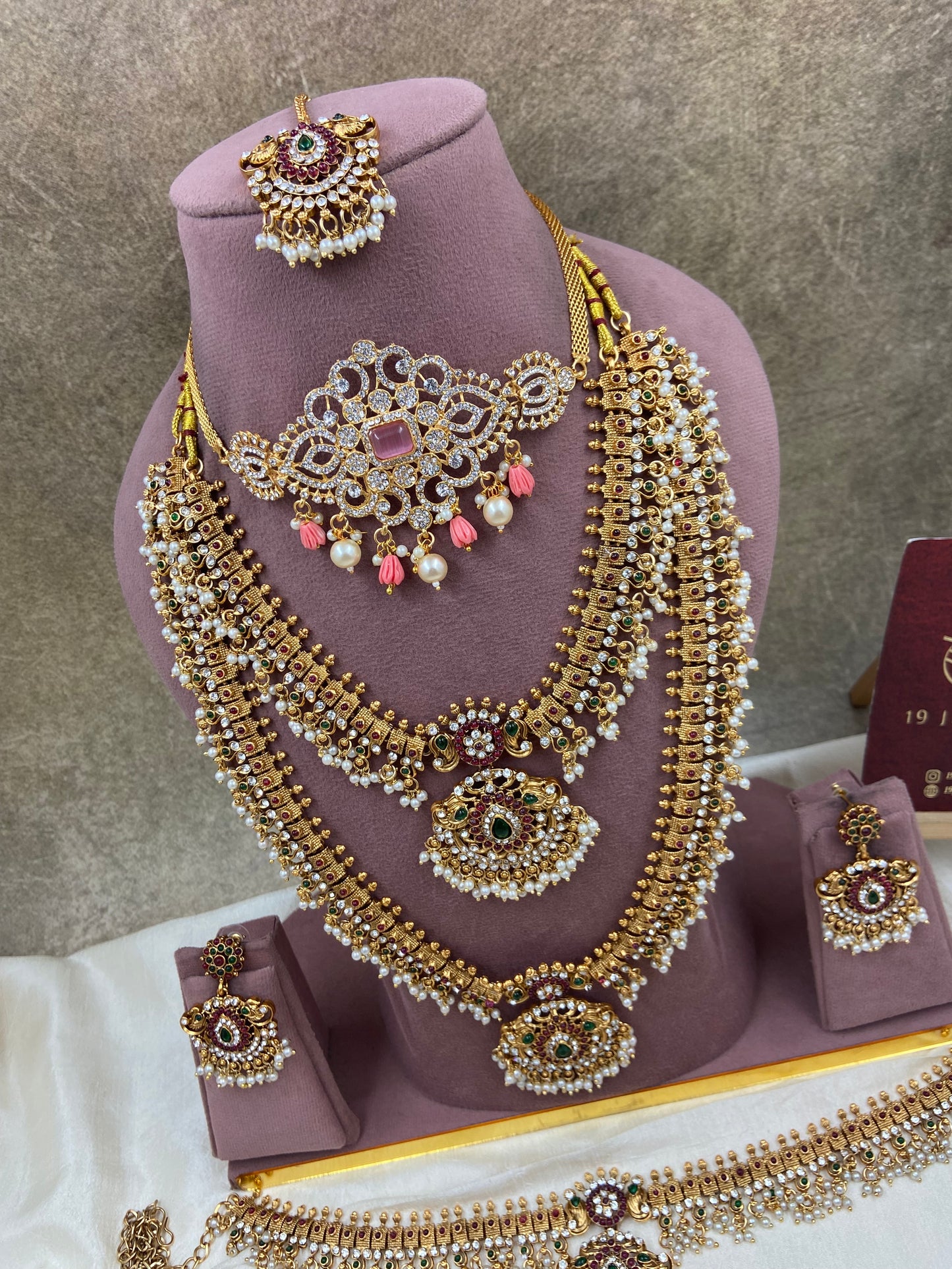 Gutapussalu semi bridal jewellery Sb626