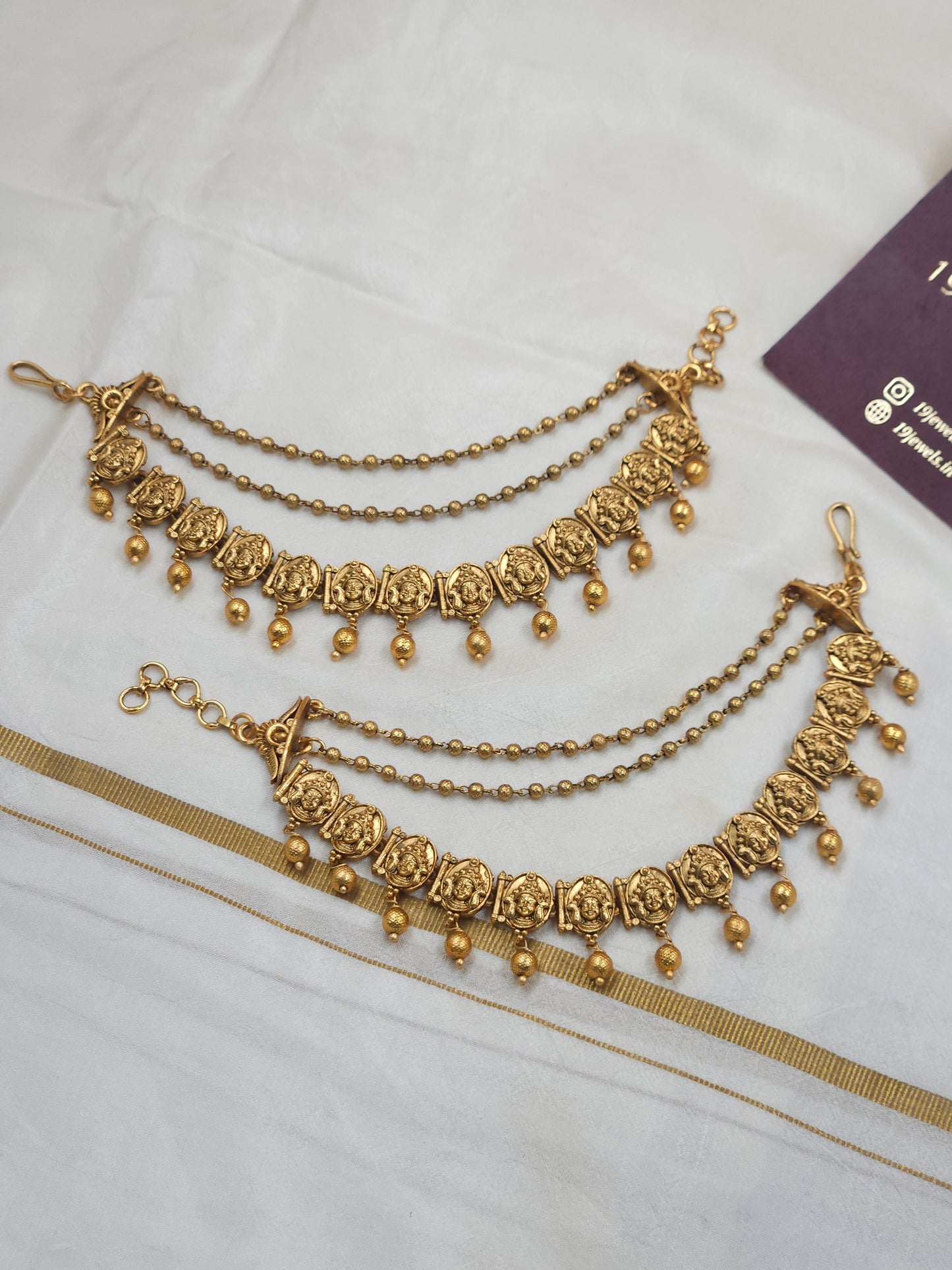 Ear chain Ea239