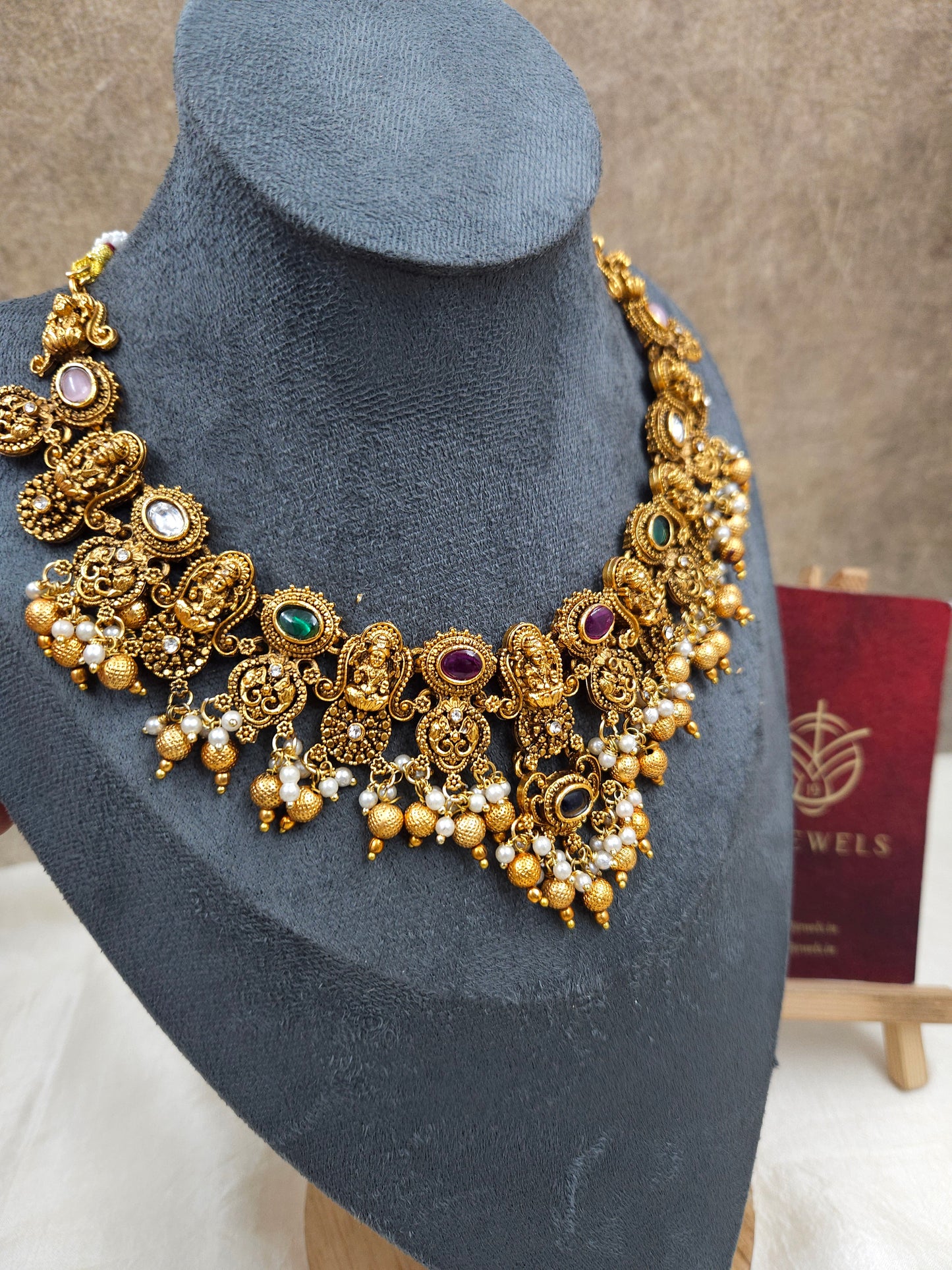 Gutapussalu stone necklace N1334-A18