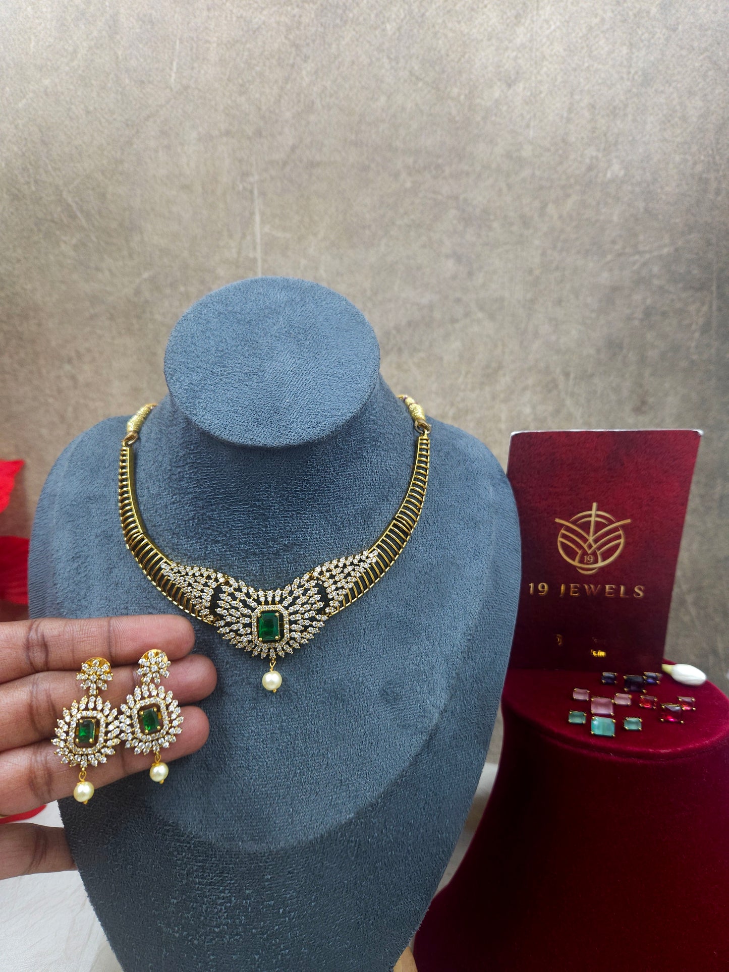 Diamond necklace with interchangeable stones N1049
