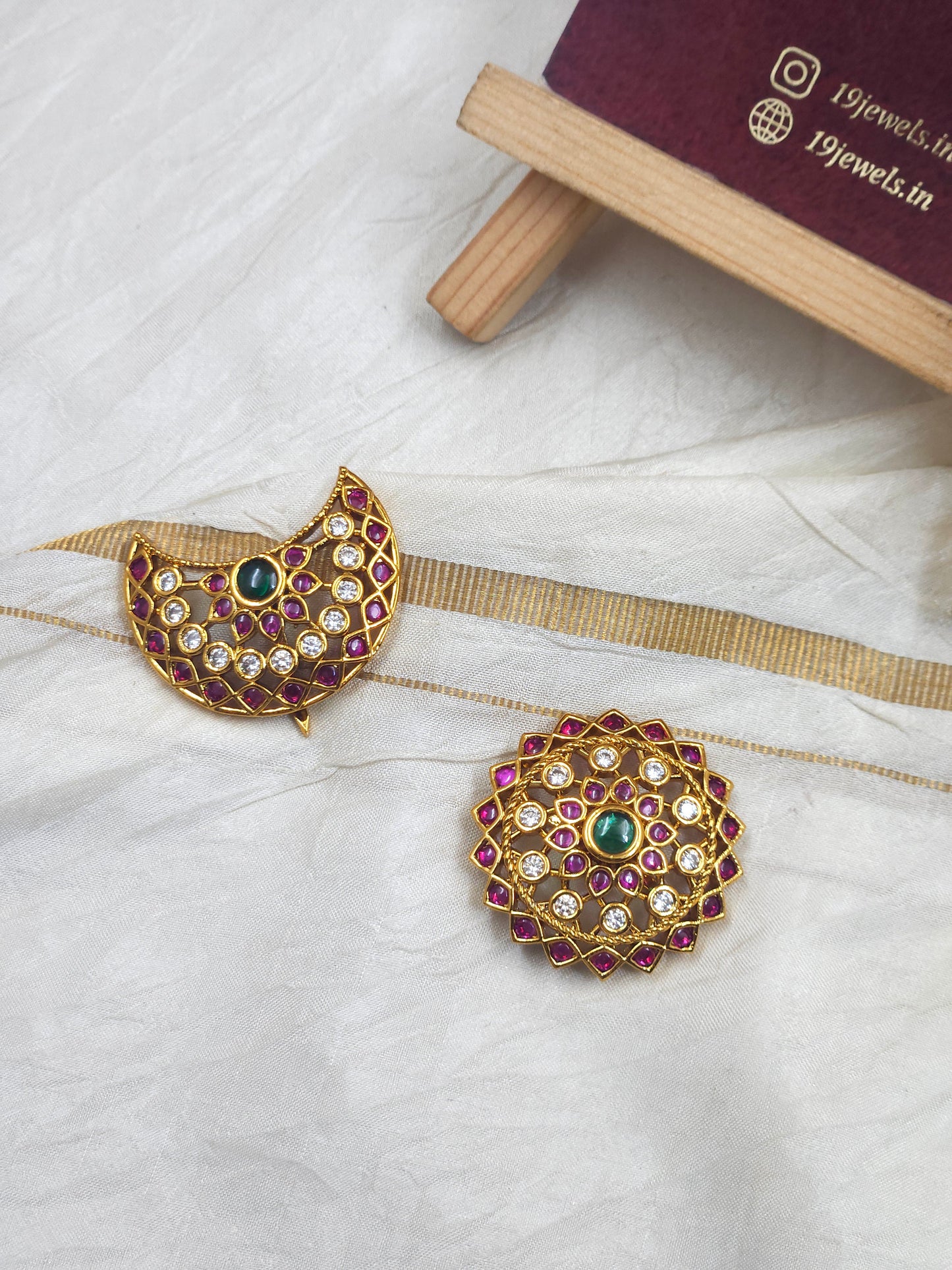 Real kempu Chandra & suriya pirai Hr149