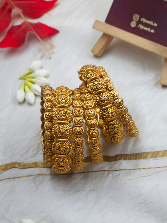 Non idol floral bangle Bn136