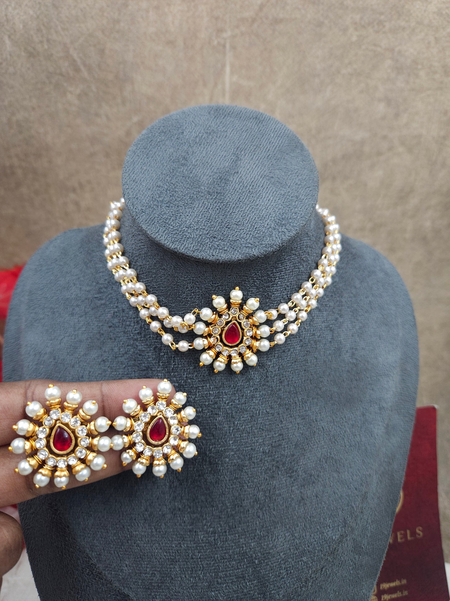Pearl choker N140