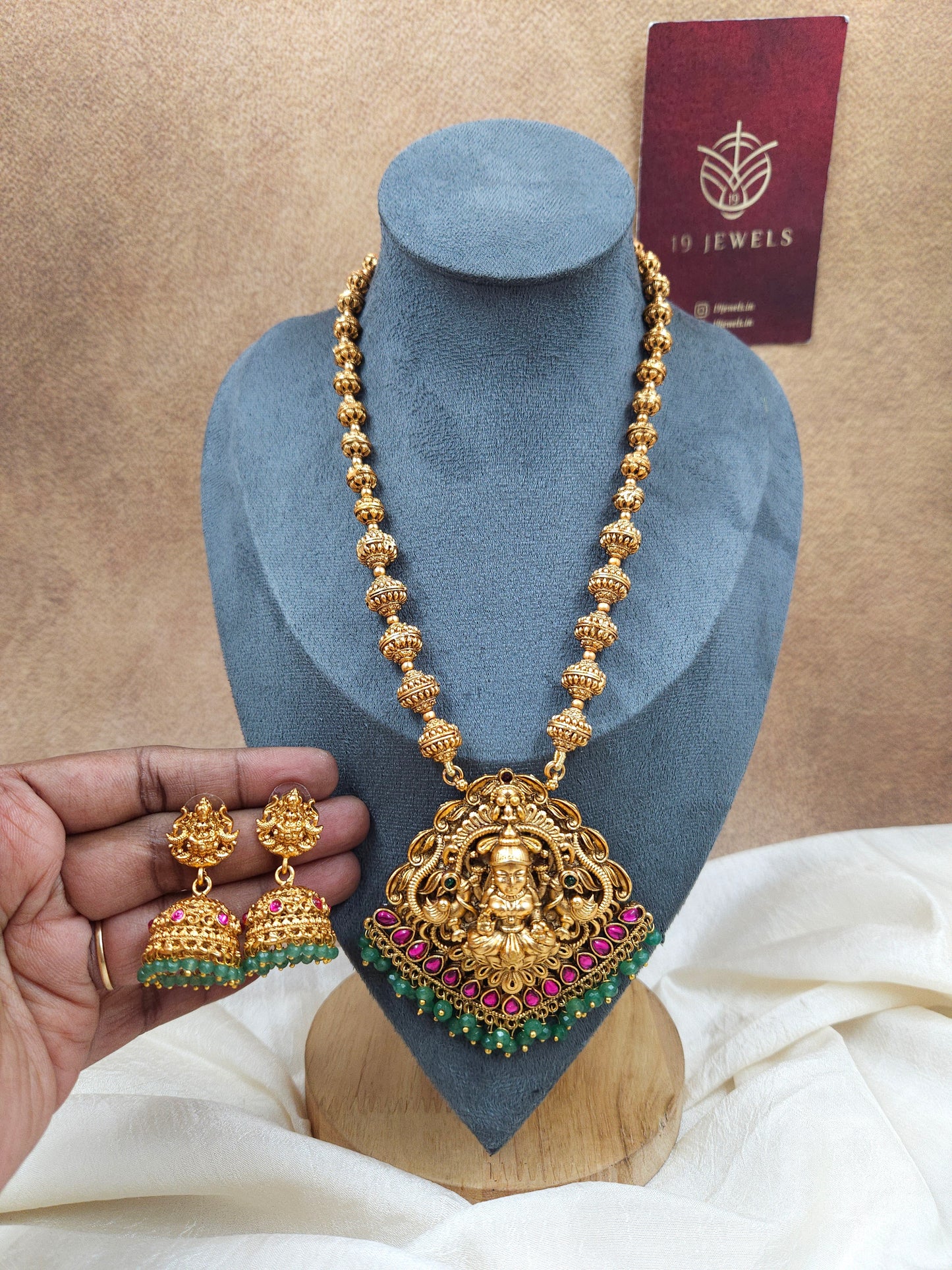 Beaded pendant Necklace N1480-A22