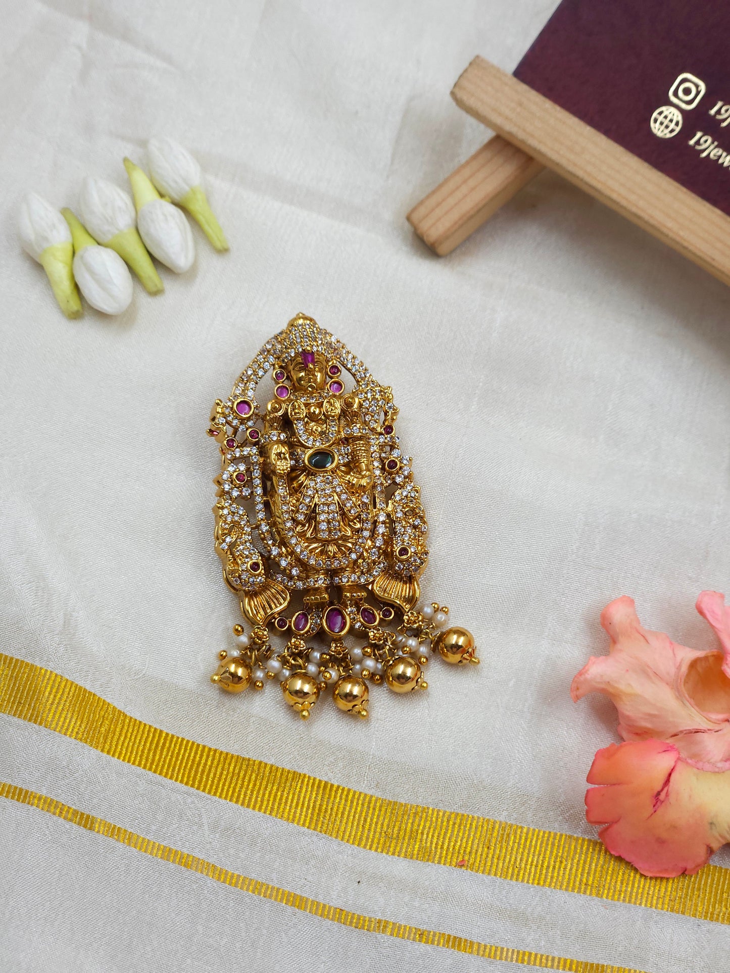 Balaji pendent N1374