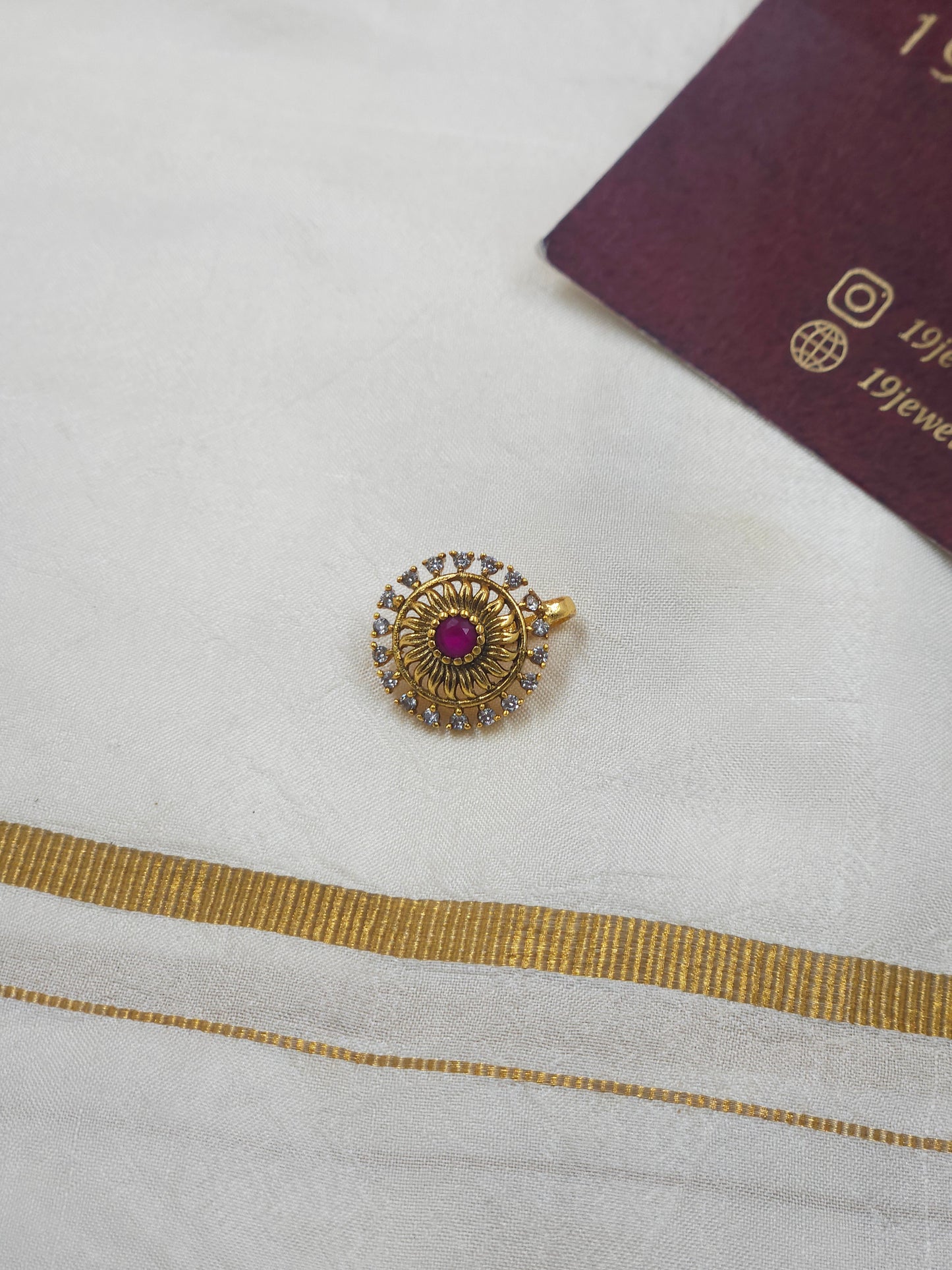 Press type Nose pin 524