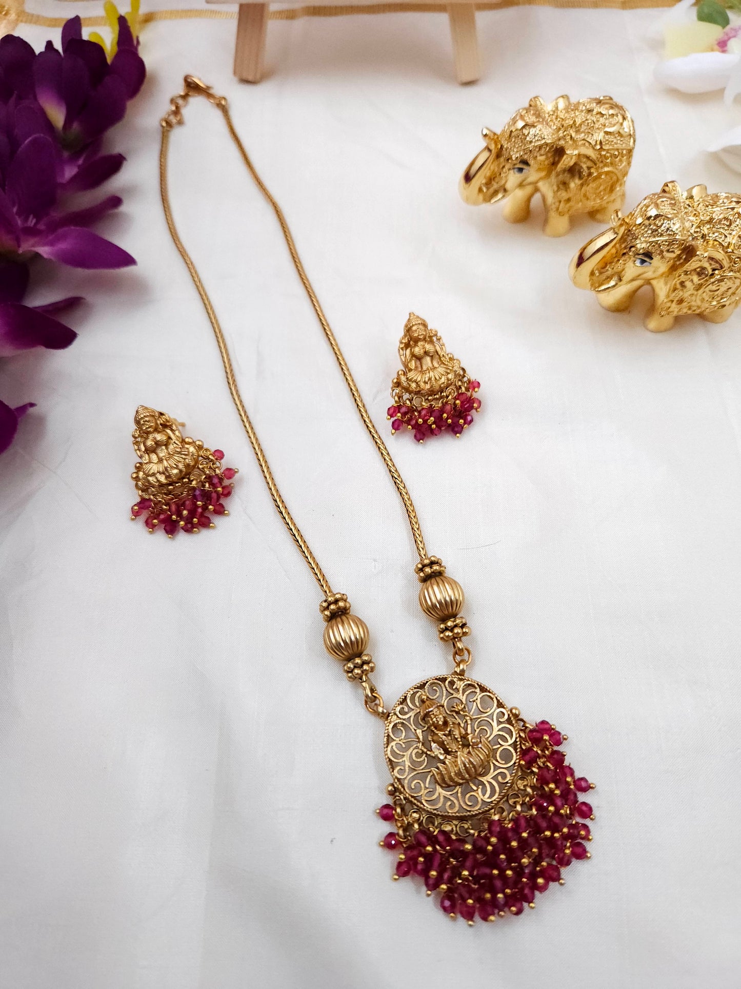 Gold loreal chain N565