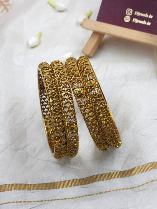 Floral bangle Bn151