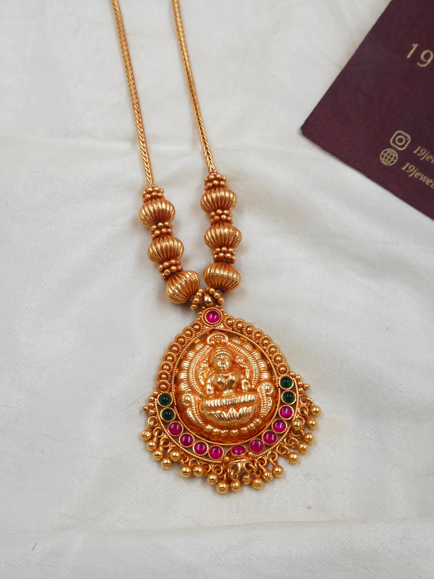 Geru polish Lakshmi necklace N1587