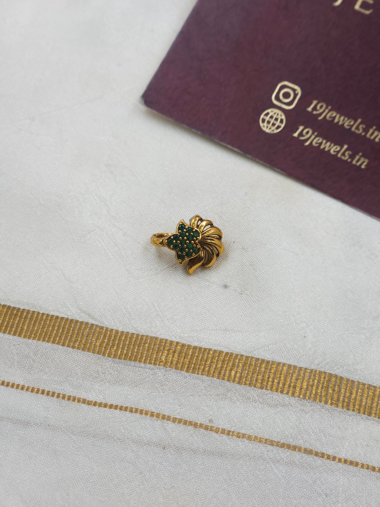 Nose pin 527