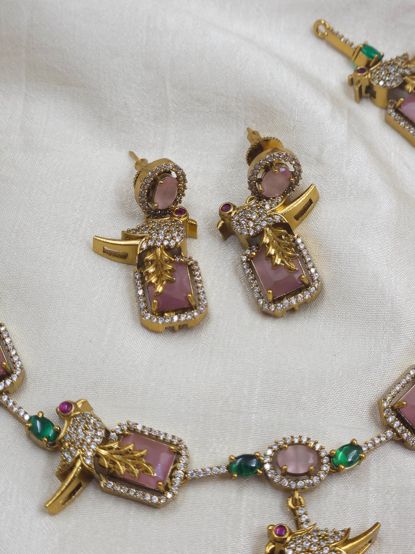 Victoria parrot Necklace N1343-B5