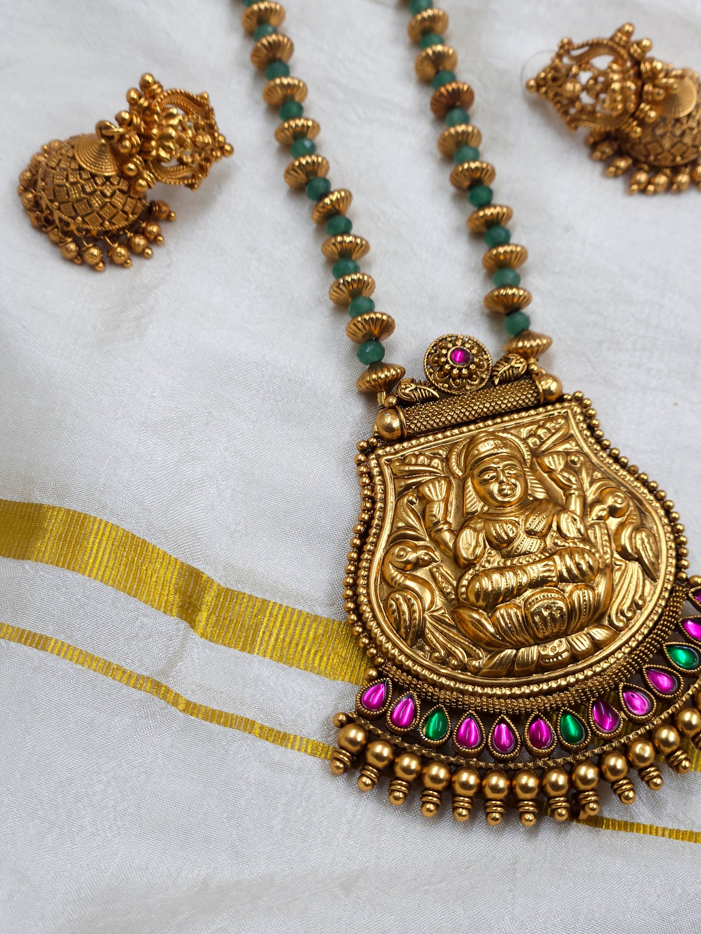 Coral emerald nakshi Necklace N1411