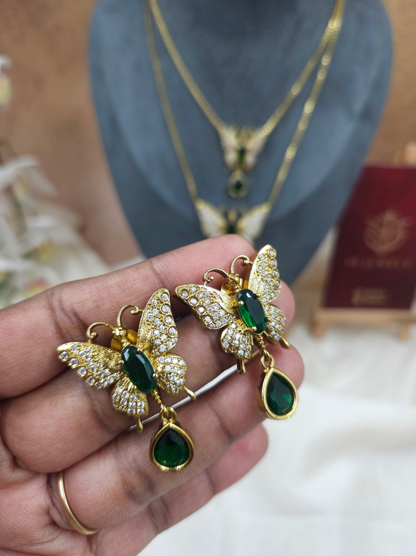 2 step butterfly necklace N1494