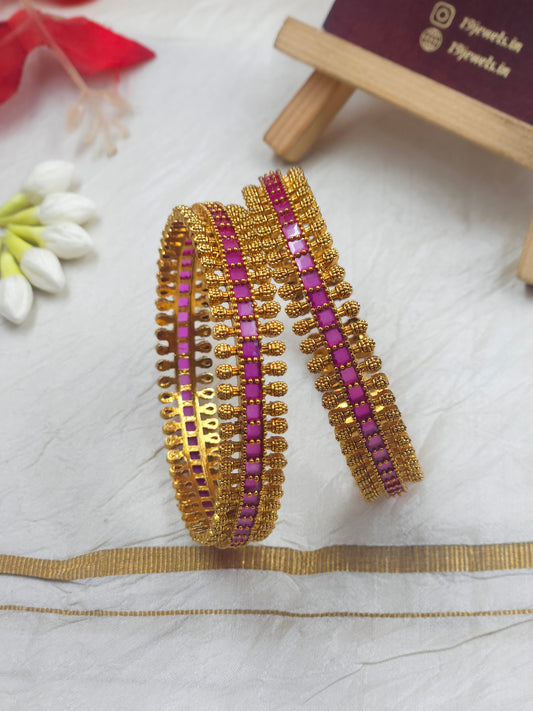 Gold alike bangle Bn133